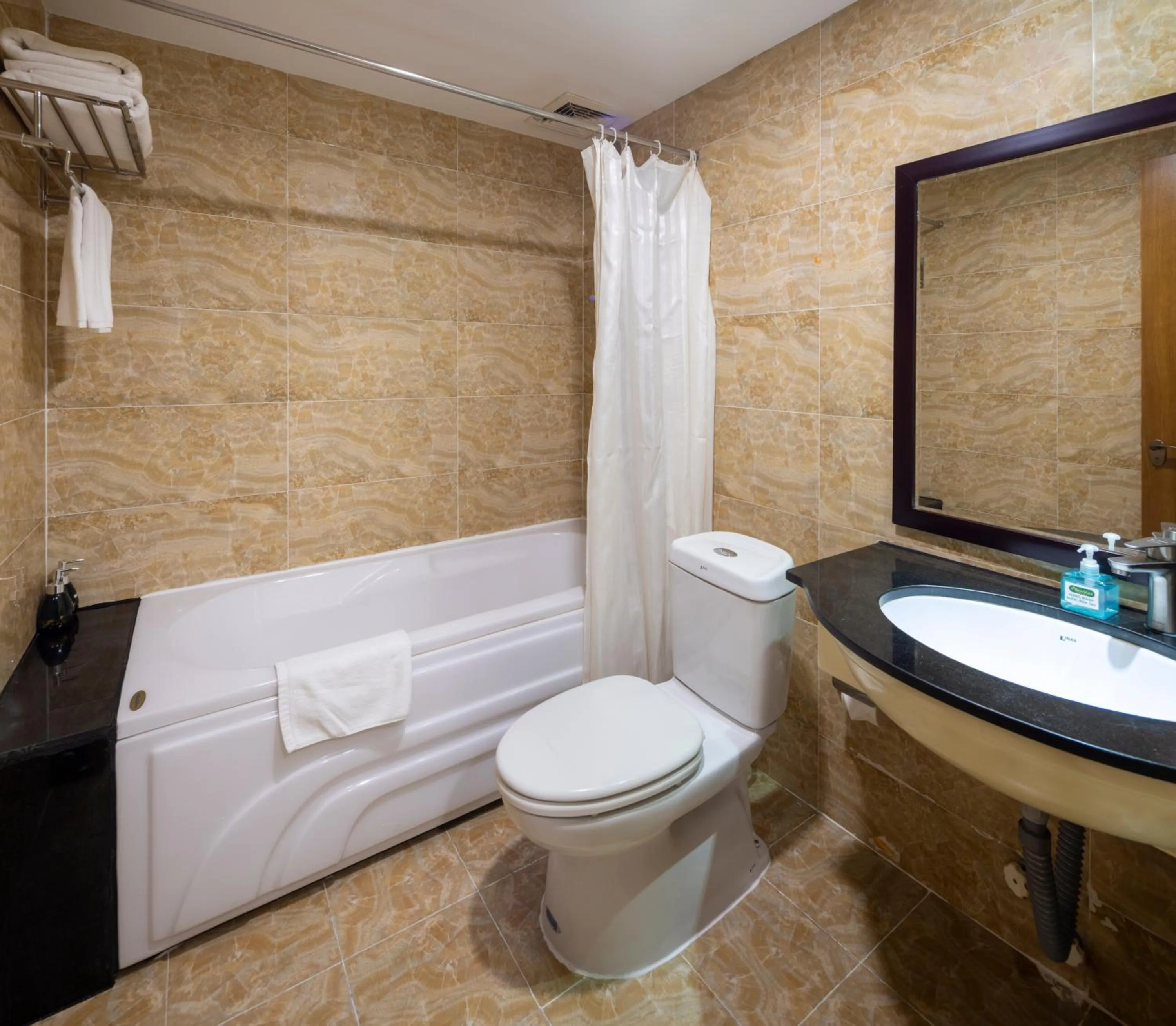 Bathroom in Sen Viet Hotel