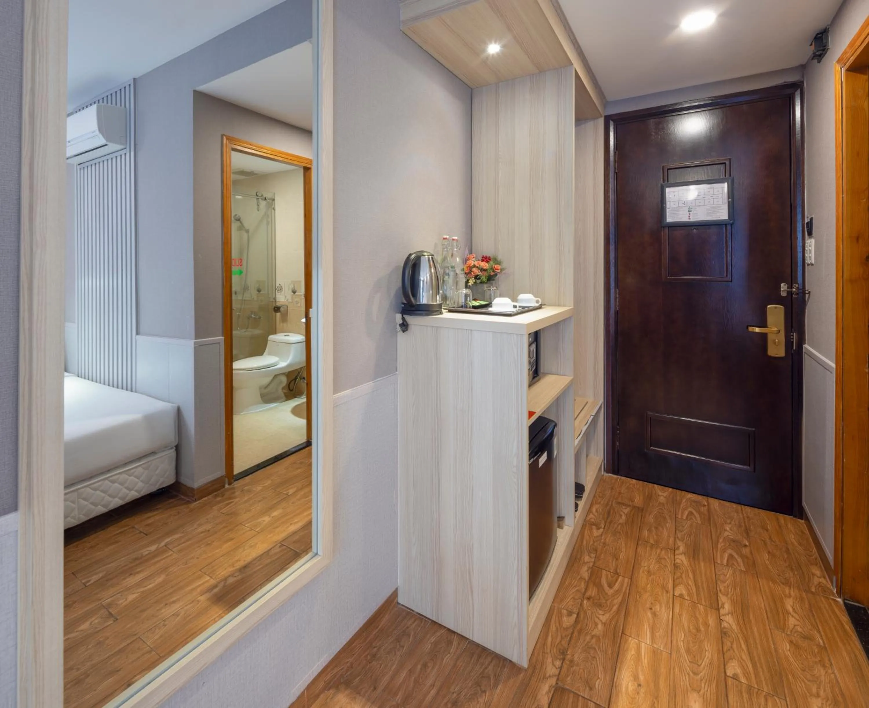 Photo of the whole room, Bed in Sen Viet Hotel