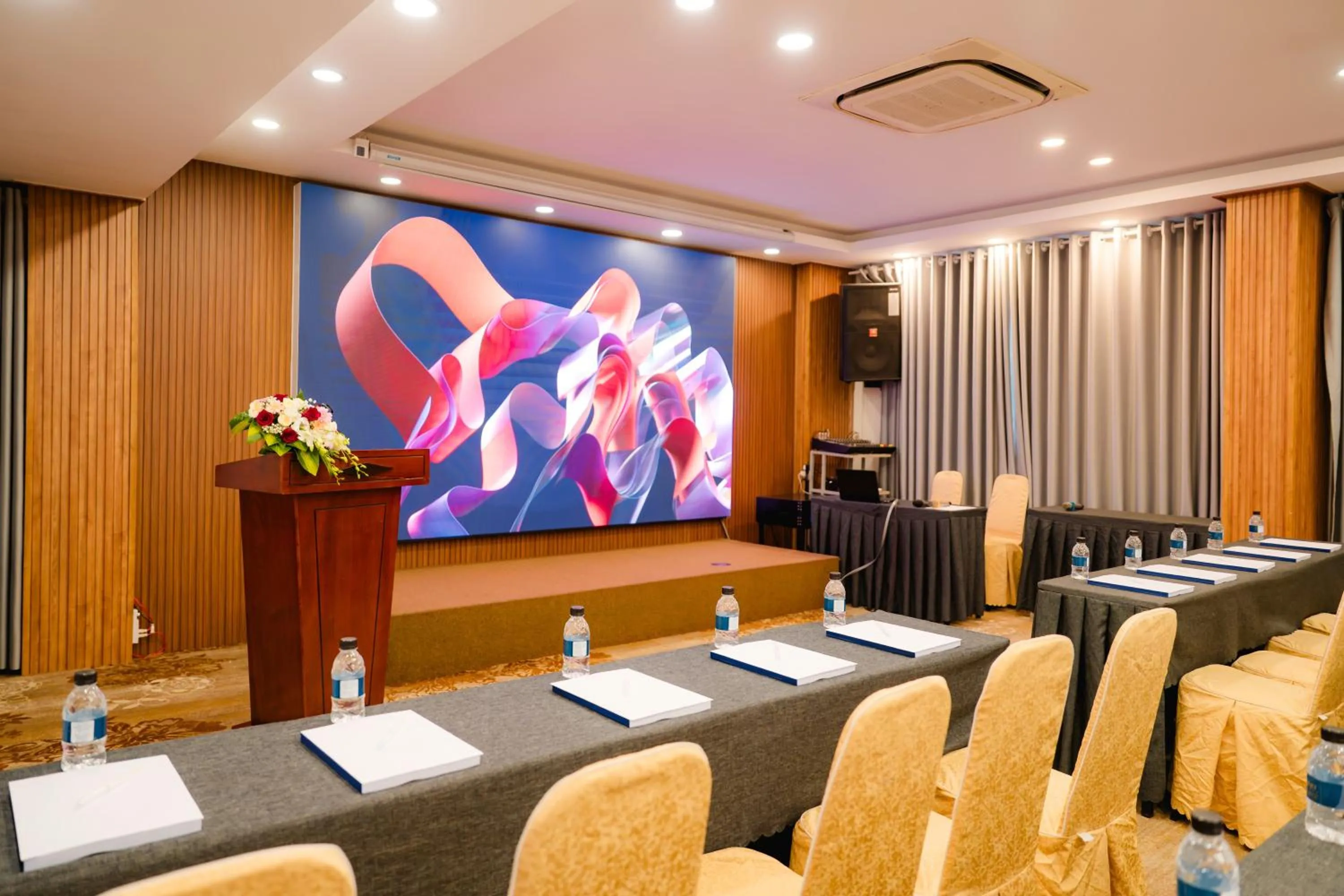 Banquet/Function facilities in Viet Lotus Saigon Hotel