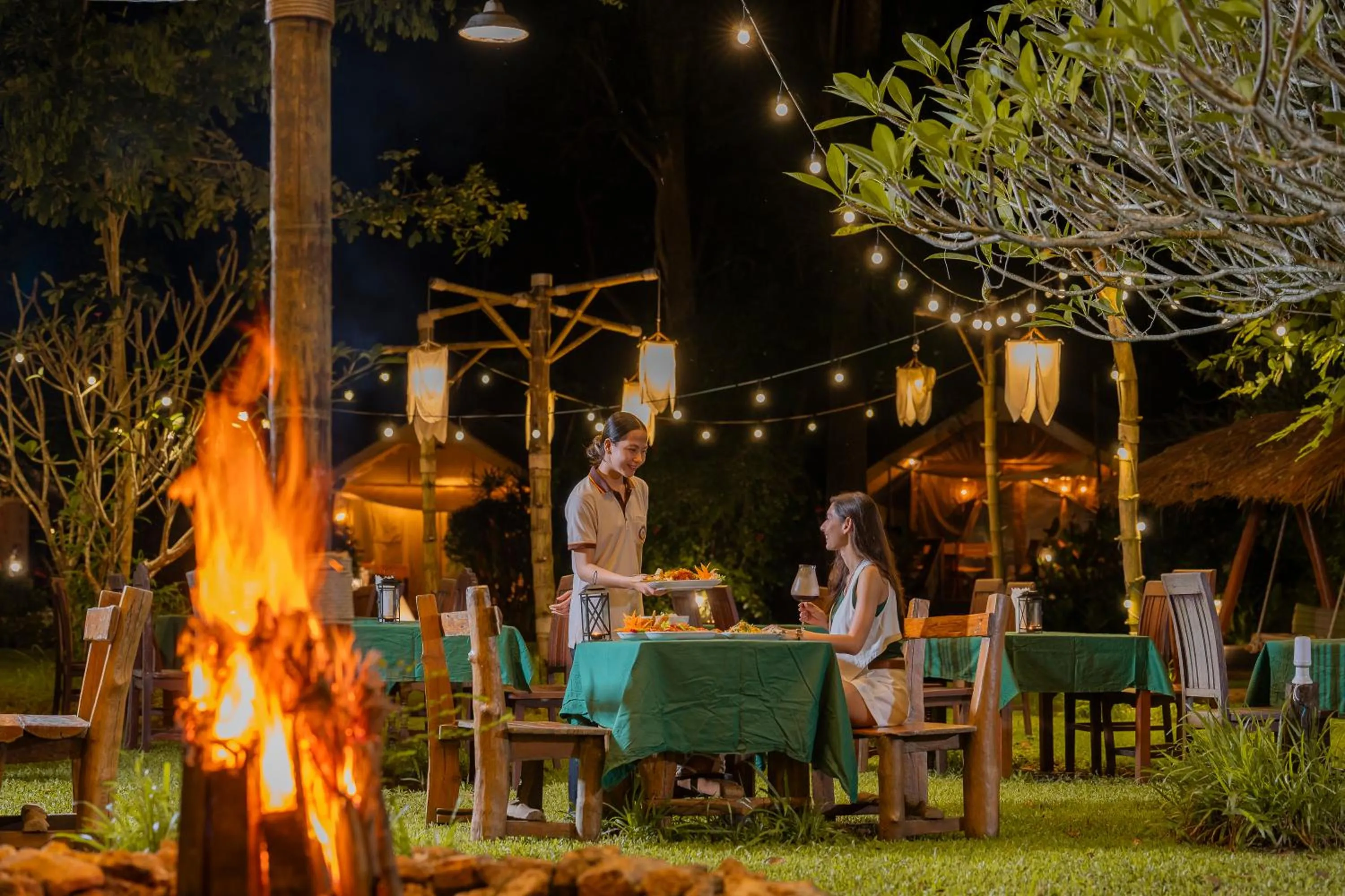 Dining area in Hintok River Camp
