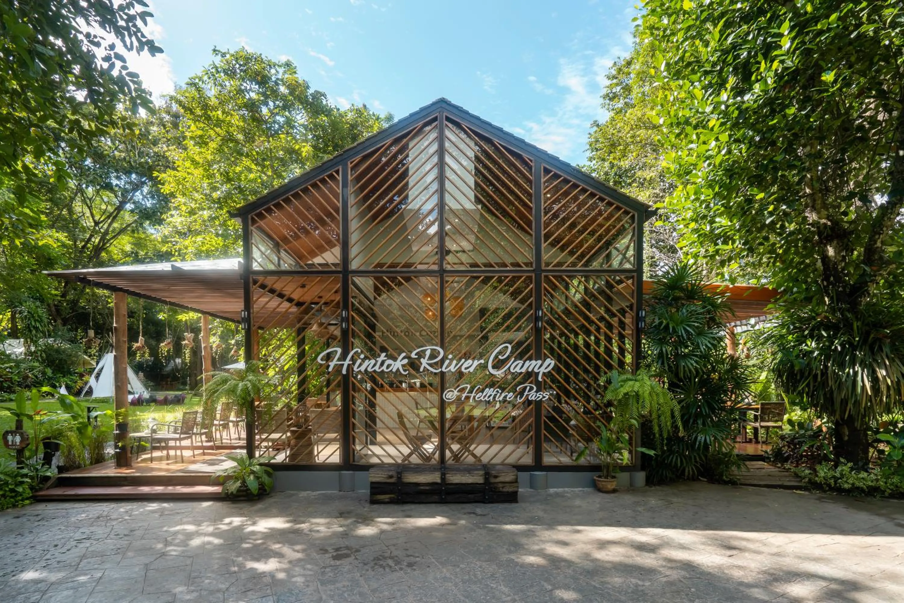 On-site shops in Hintok River Camp