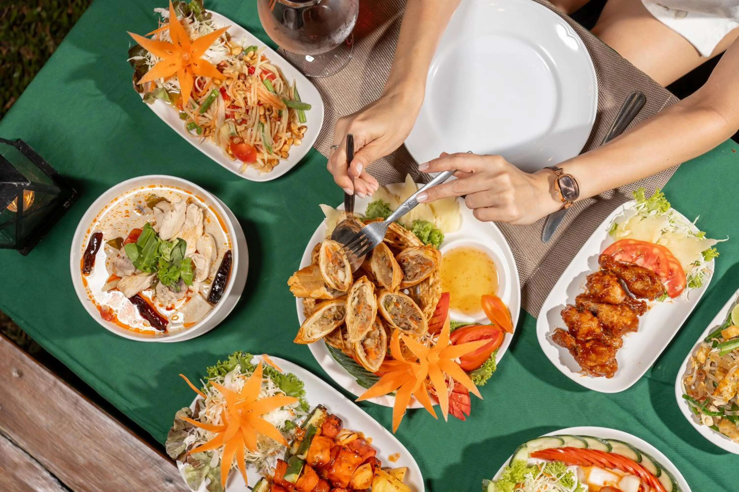 Food and drinks in Hintok River Camp