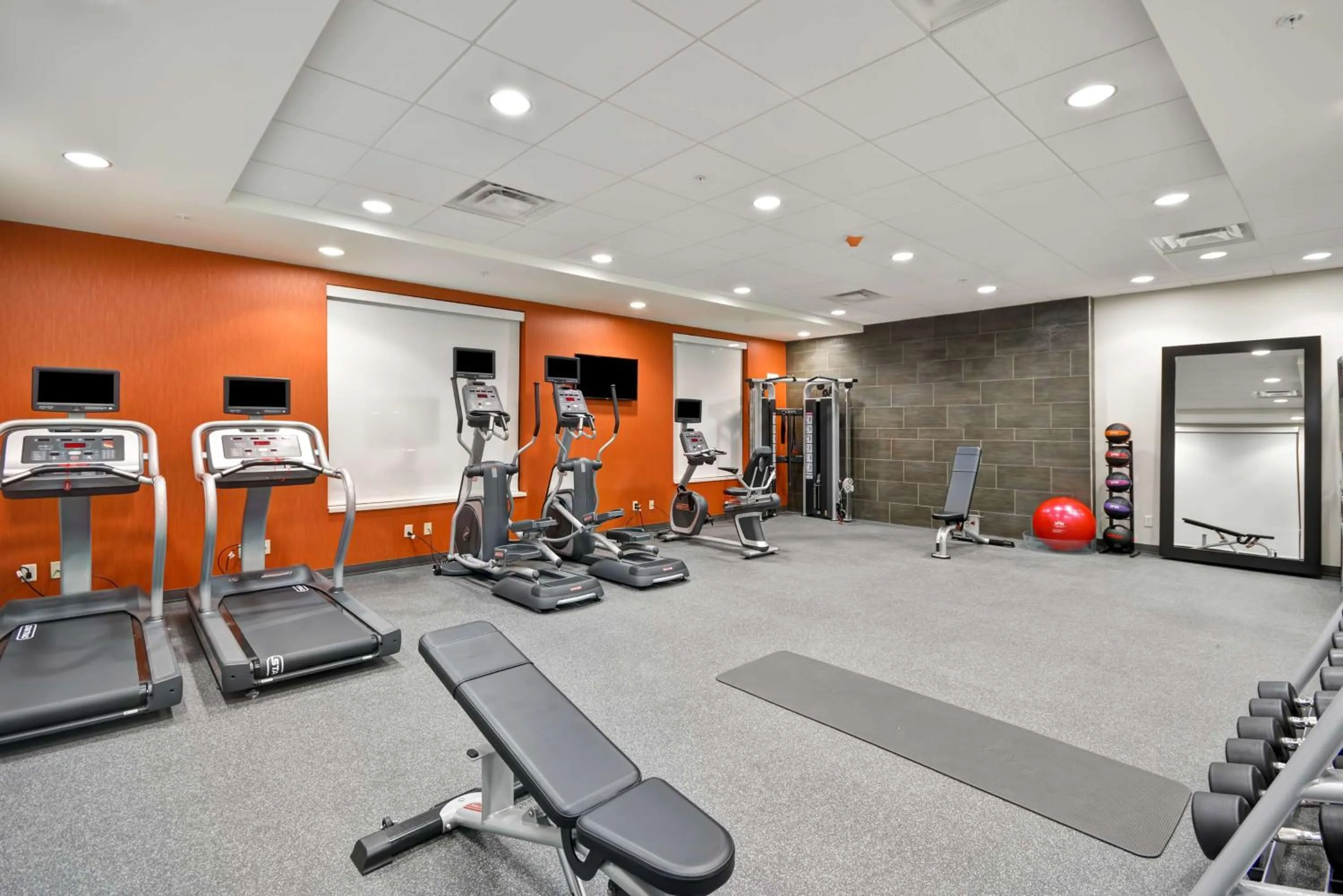 Fitness centre/facilities in Home2 Suites By Hilton Decatur Ingalls Harbor