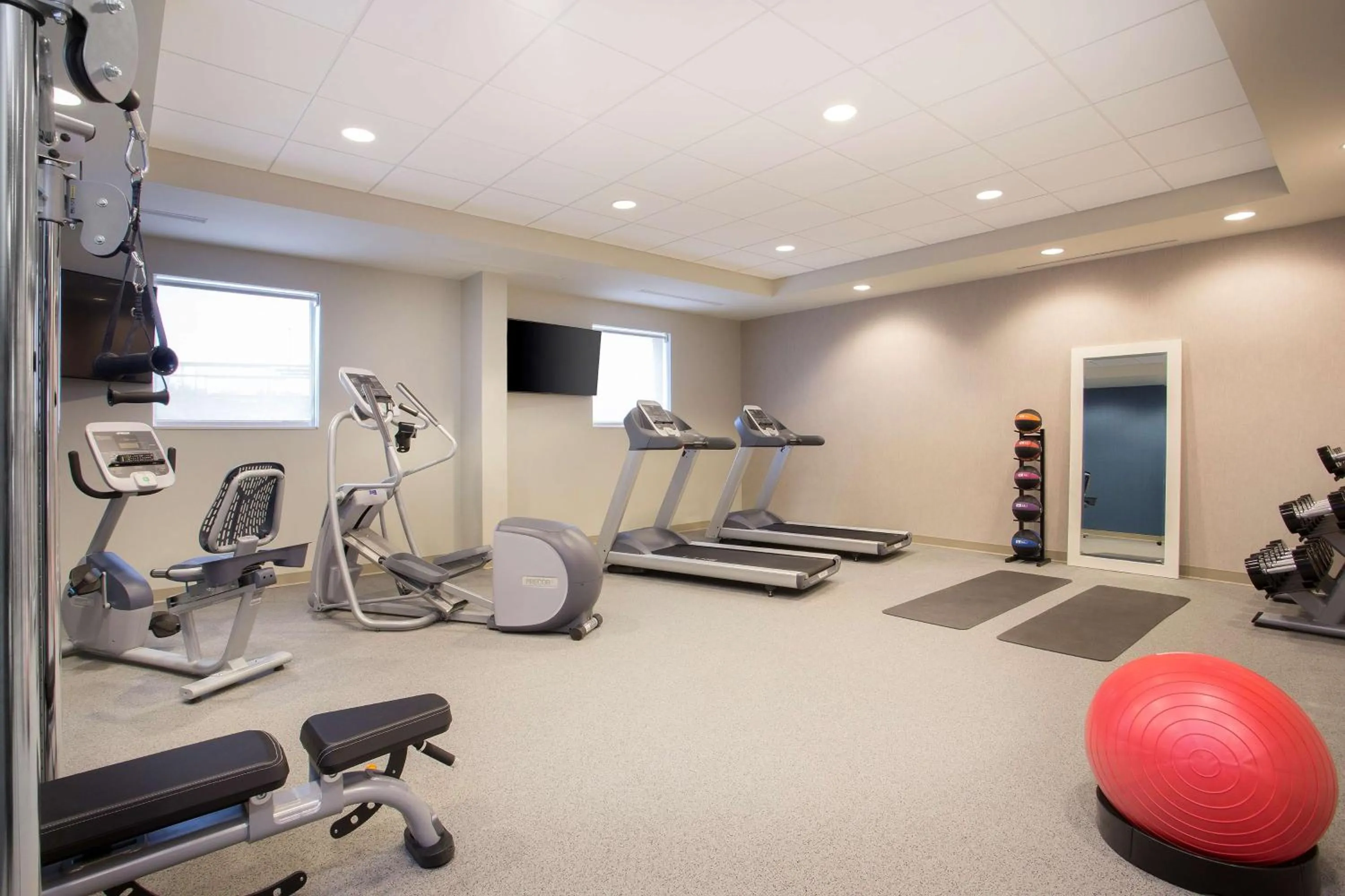 Fitness centre/facilities in Home2 Suites By Hilton Oxford