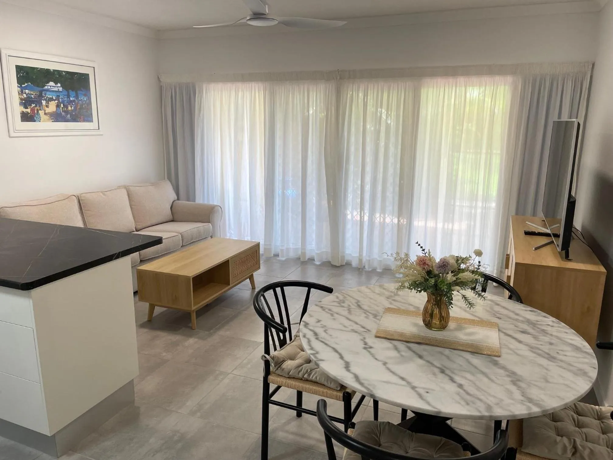 TV and multimedia in The York Beachfront Holiday Apartments