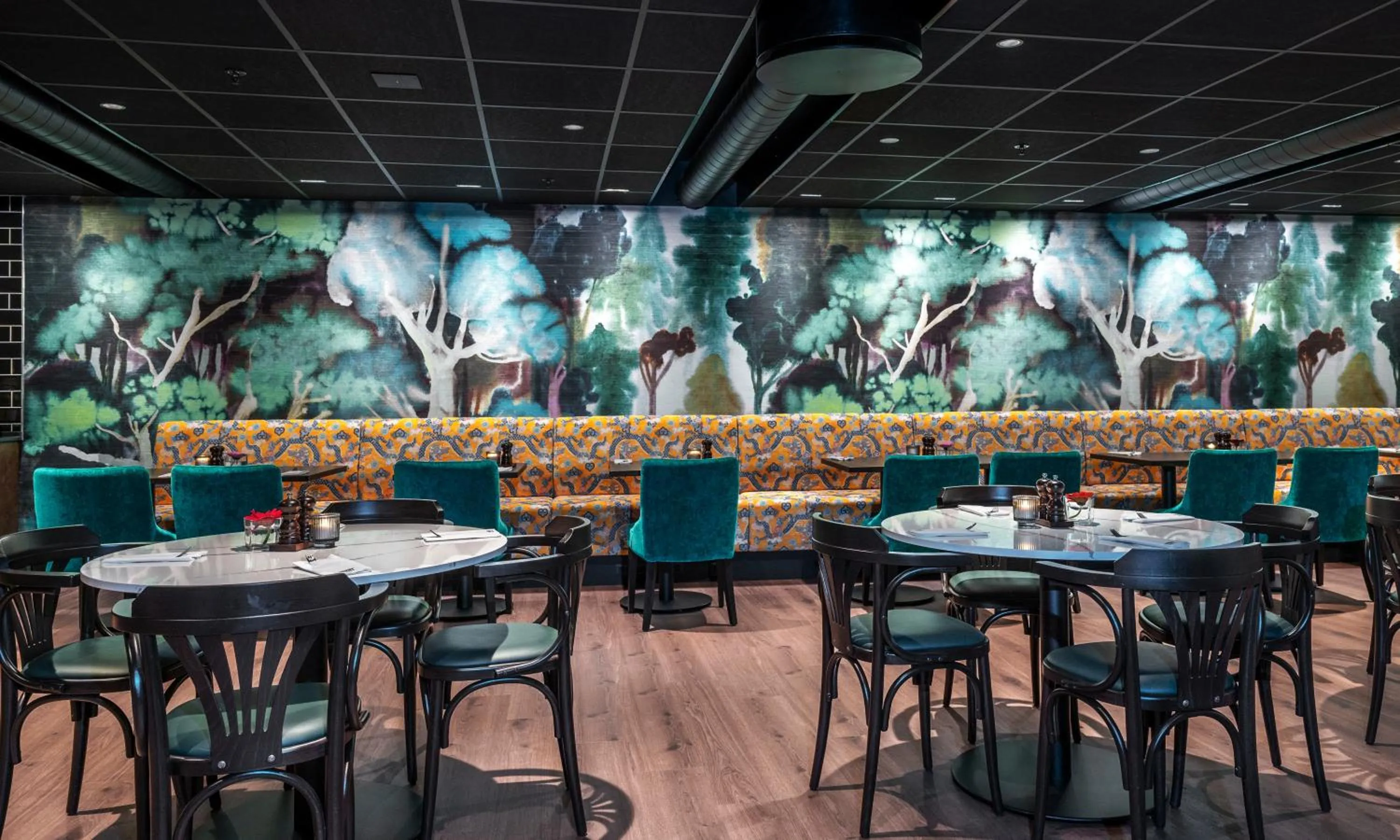 Restaurant/places to eat in Thon Hotel Panorama