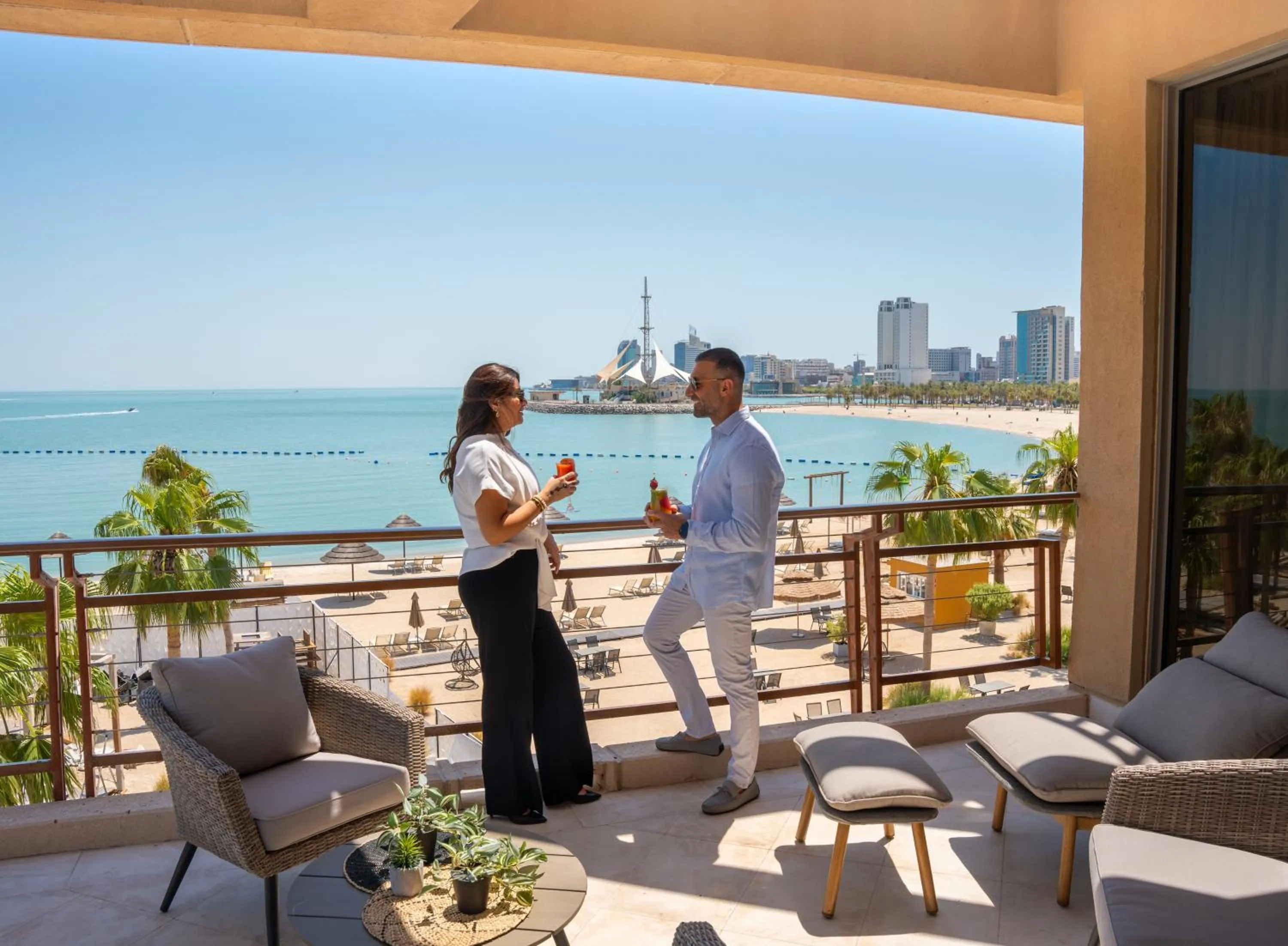 Restaurant/places to eat in Marina Hotel