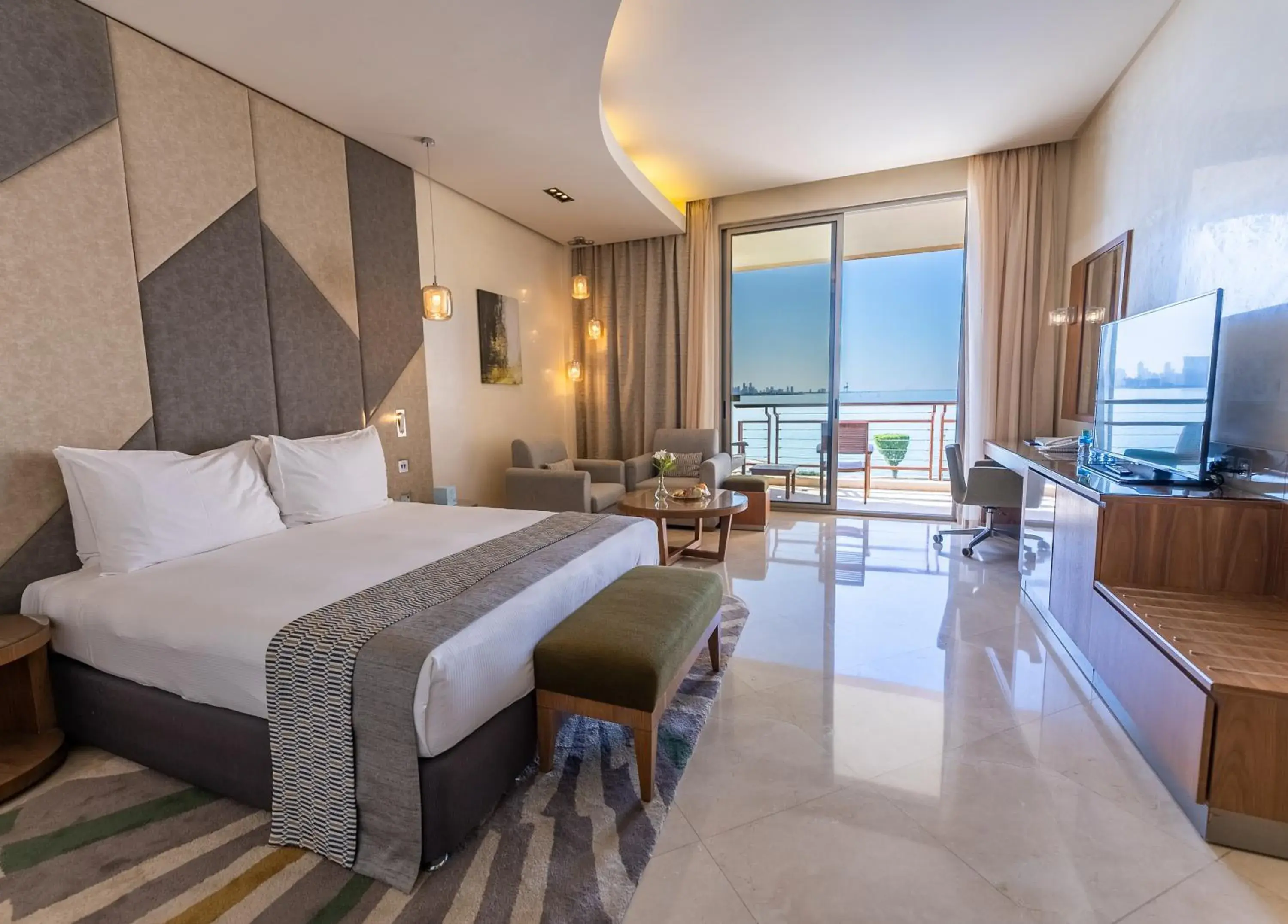 Deluxe Room with Pool View in Marina Hotel Deluxe Room with Pool View in Marina Hotel