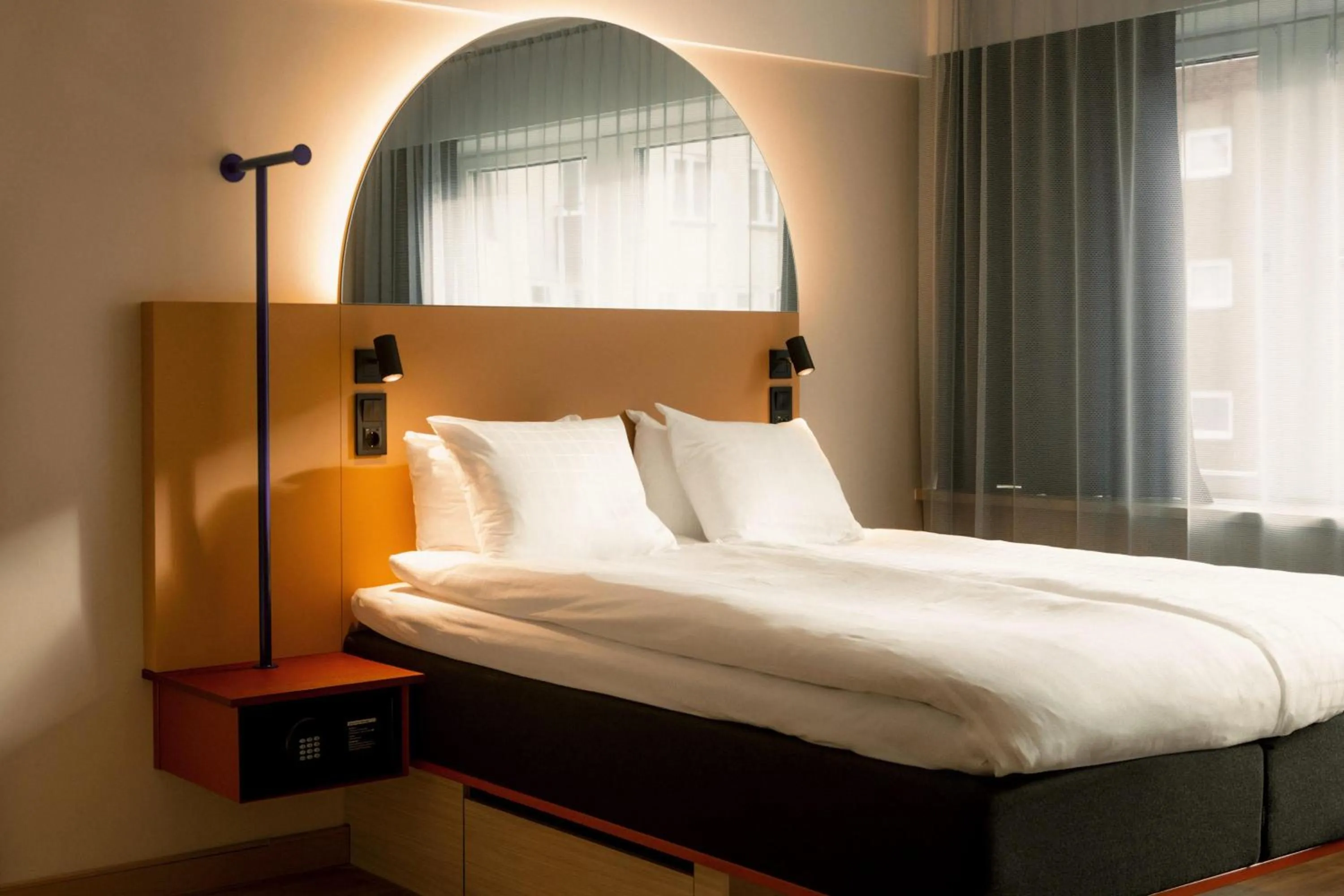 Bedroom, Bed in Scandic Go, Grensen 20