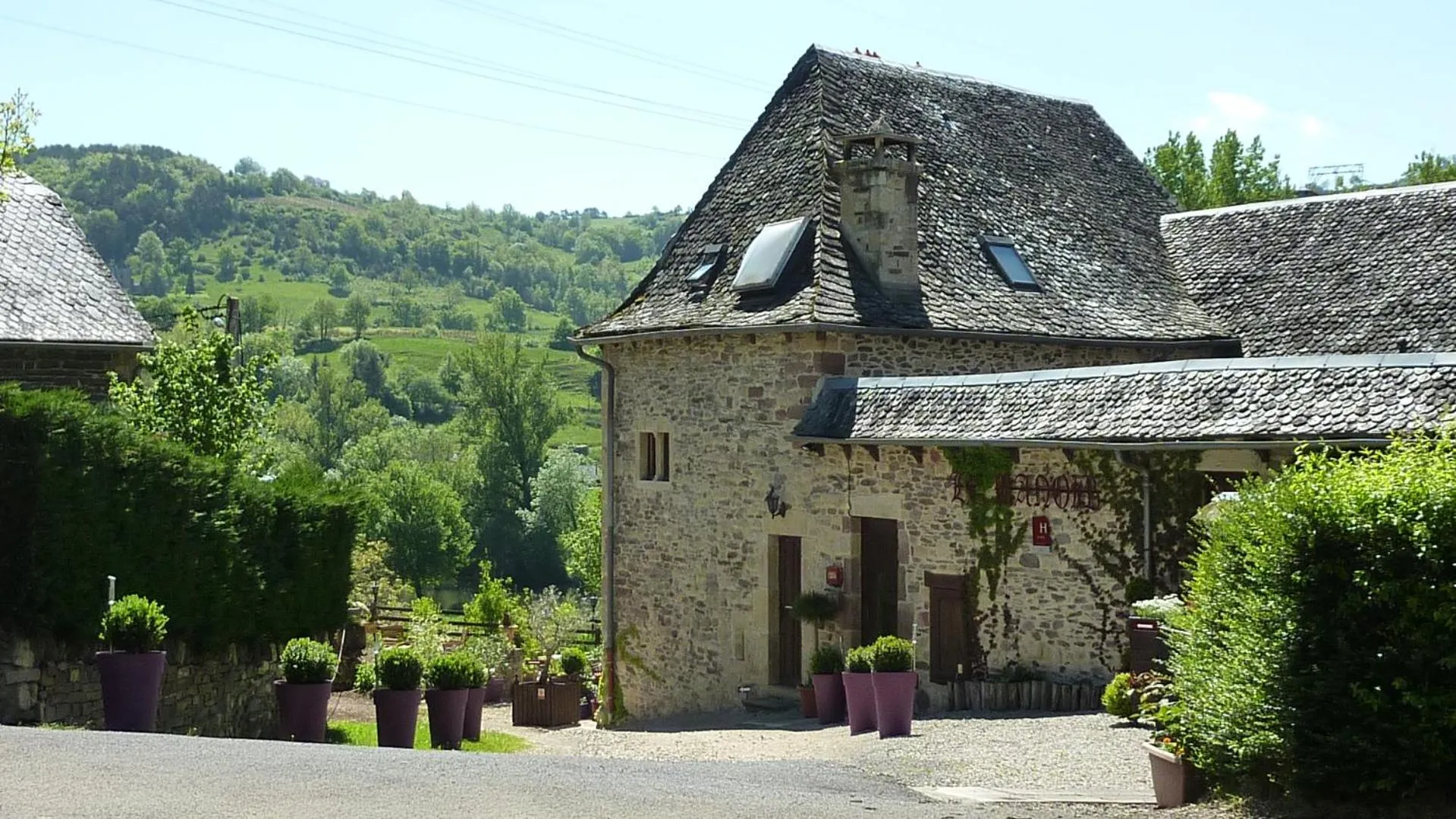 Property building in B&B Manoir de la Fabrègues