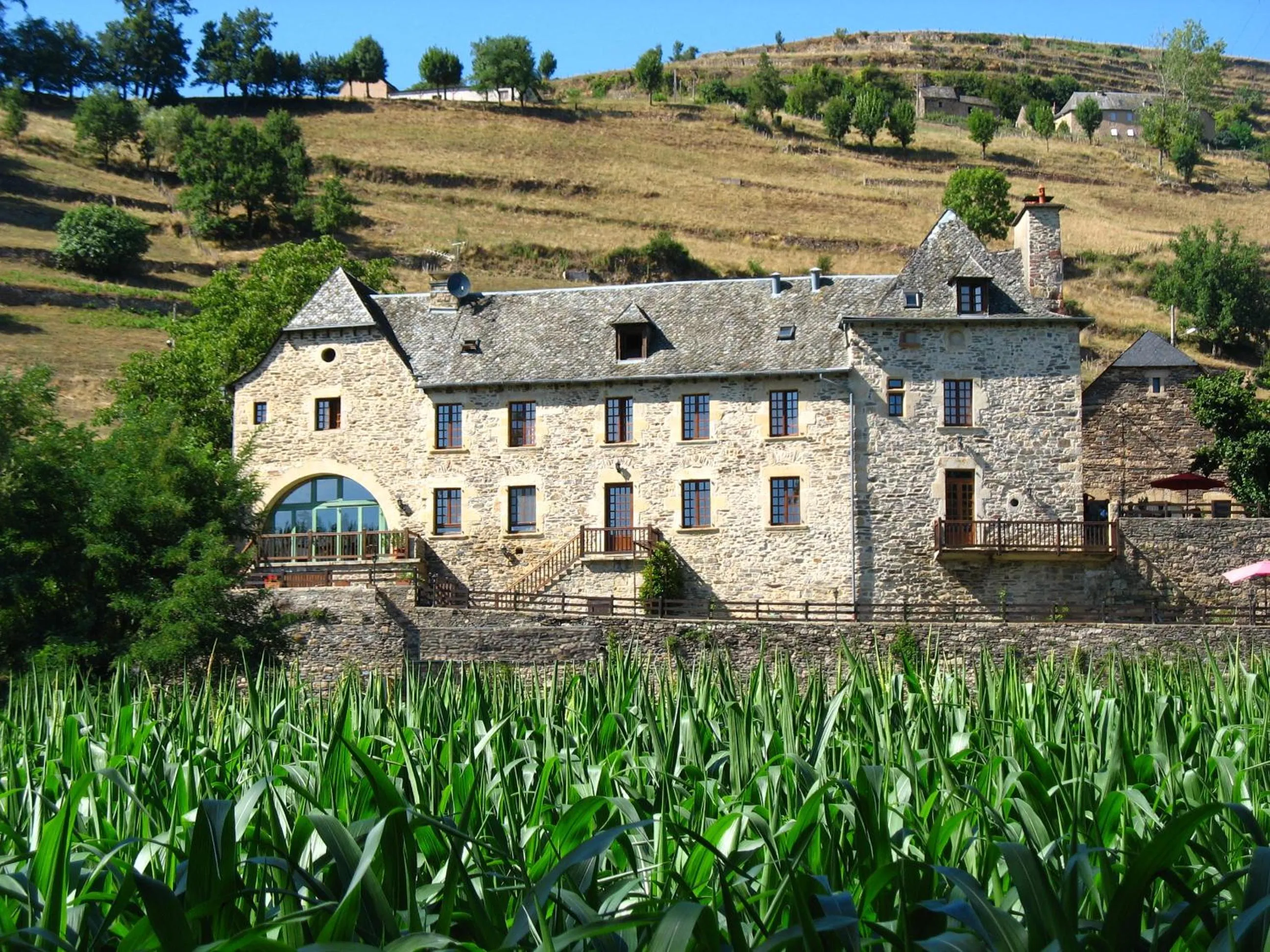 Property building in B&B Manoir de la Fabrègues