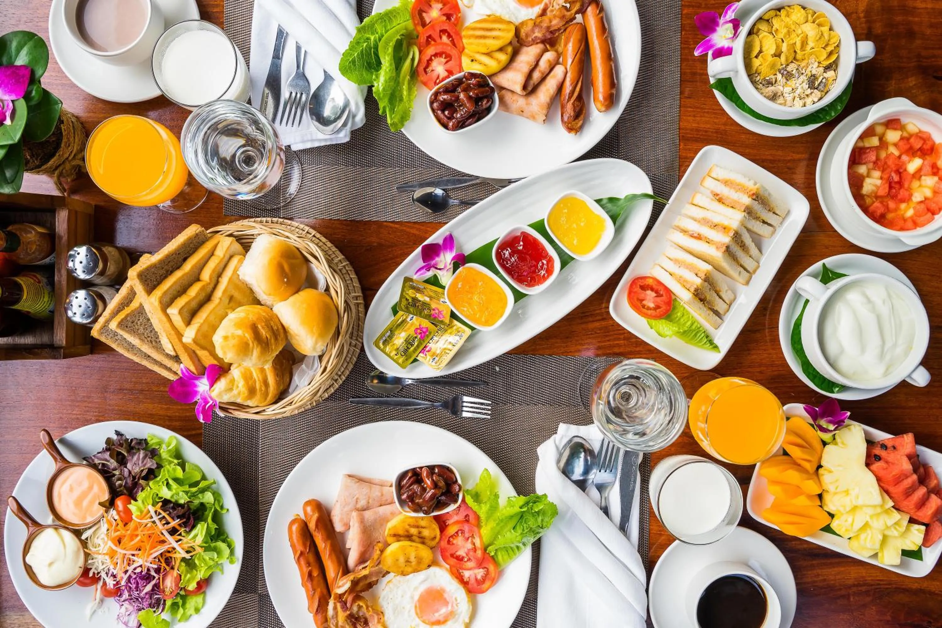 Breakfast in River Kwai Resotel