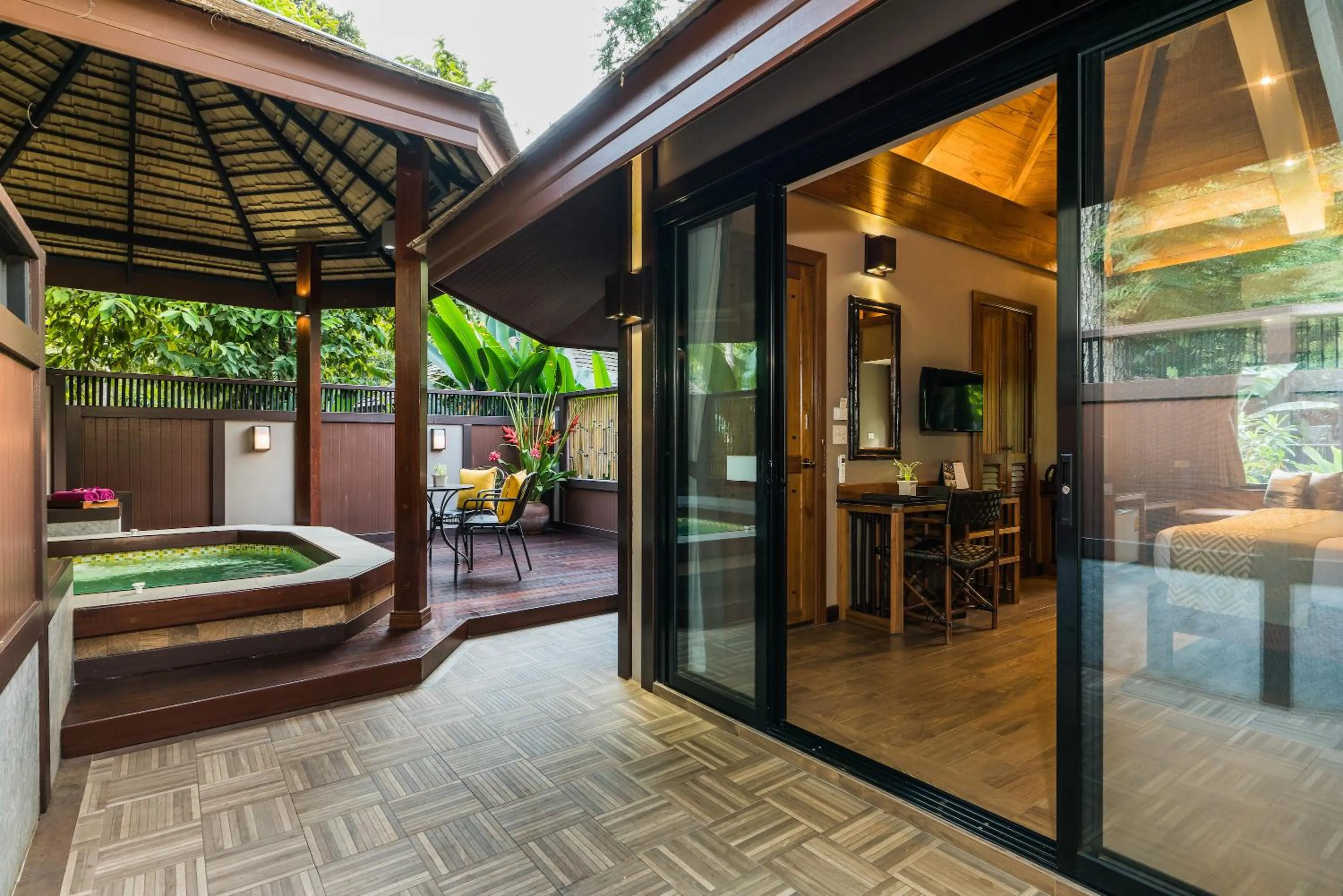 Photo of the whole room in River Kwai Resotel