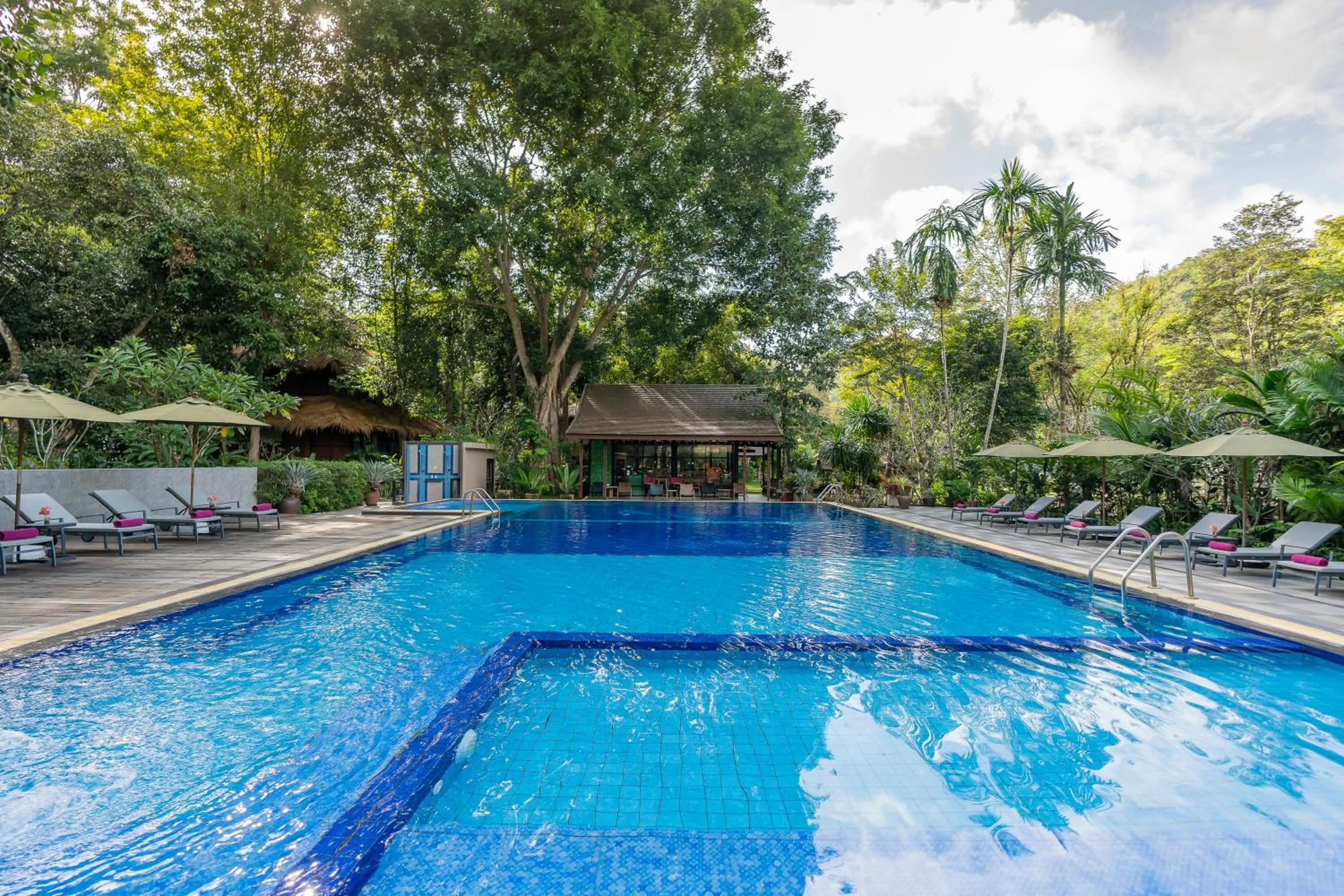 Swimming pool in River Kwai Resotel