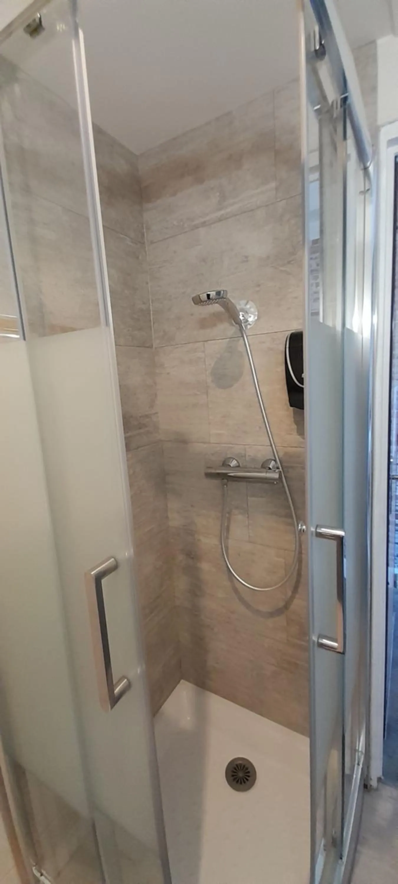 Shower in Hotel Au Spatial