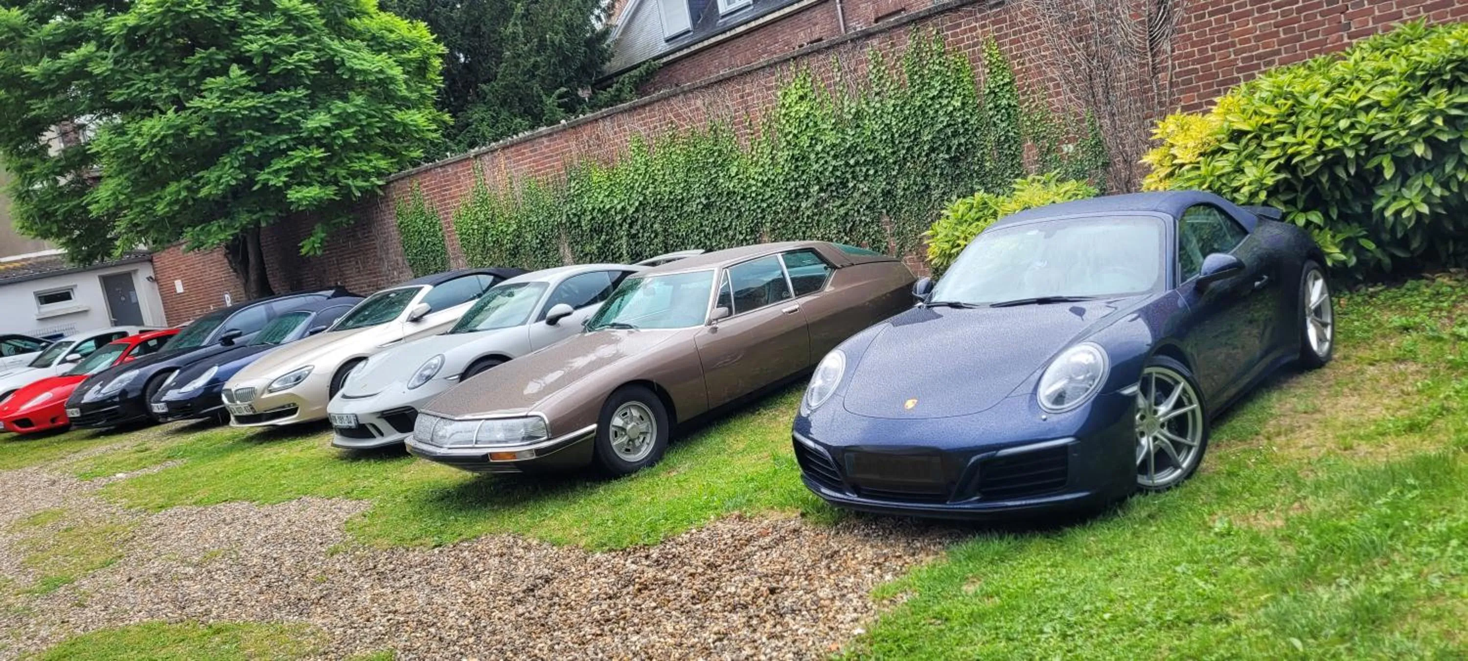 Parking in Hotel Au Spatial