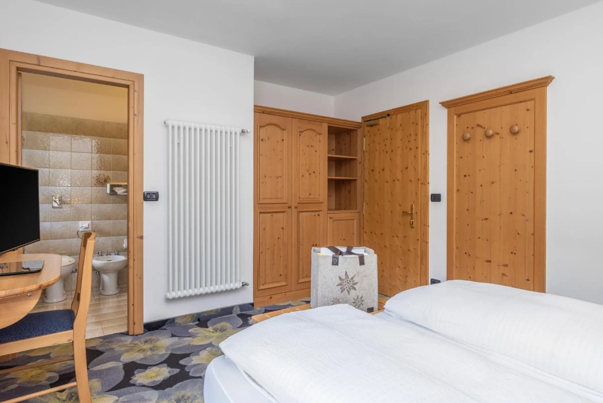 Bedroom, Bed in Hotel Tirol- Natural Idyll