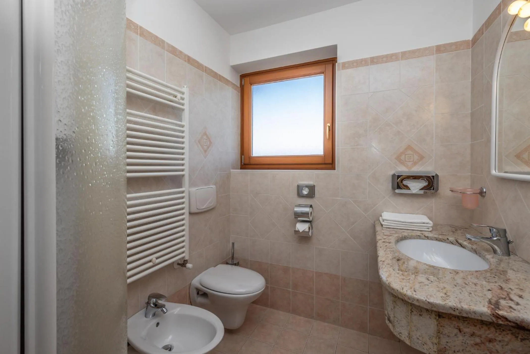 Shower in Hotel Tirol- Natural Idyll