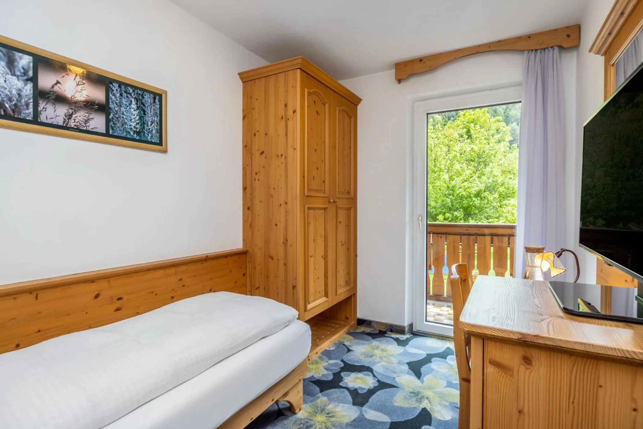 Bedroom, Bed in Hotel Tirol- Natural Idyll