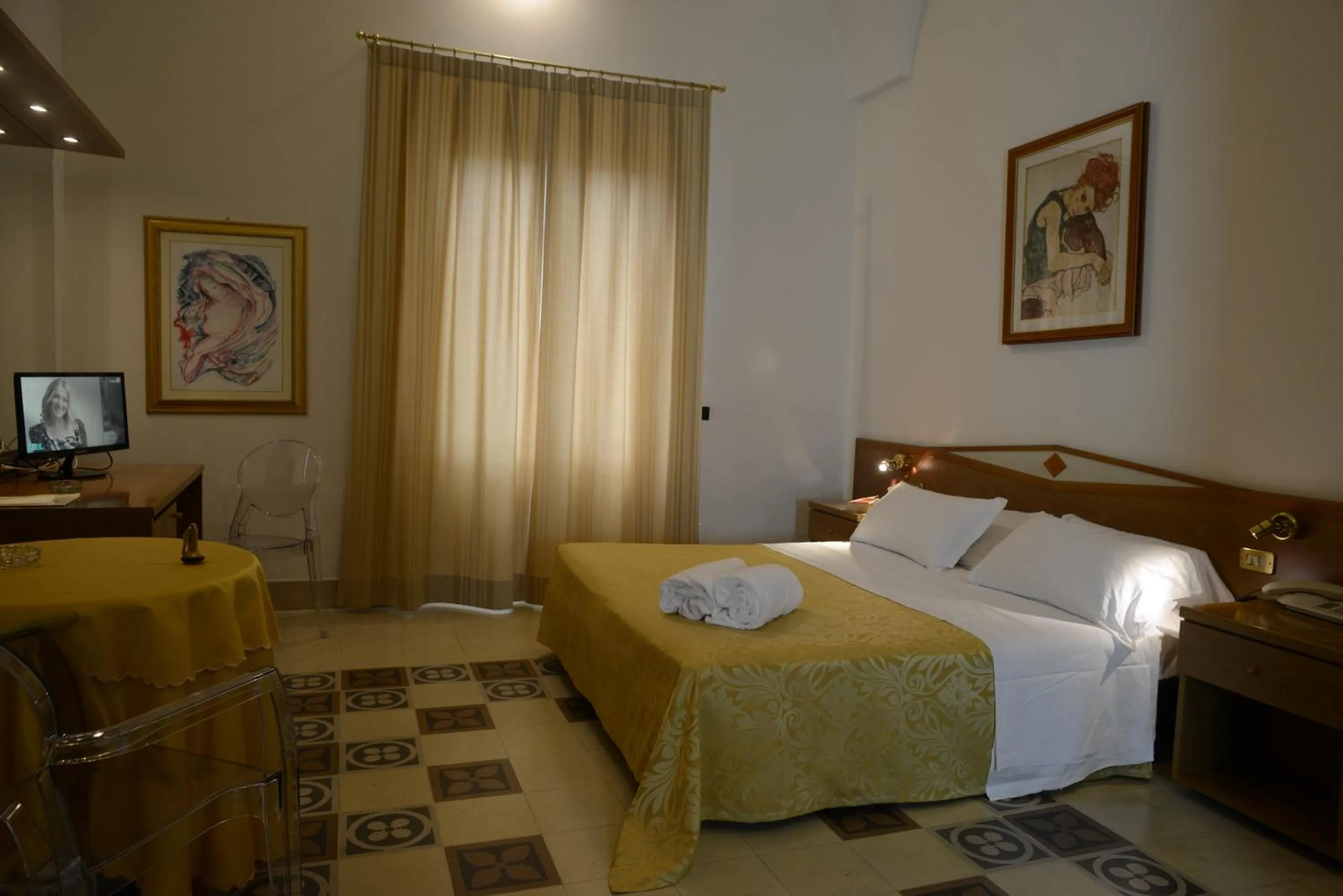 Photo of the whole room, Bed in Albergo Italia