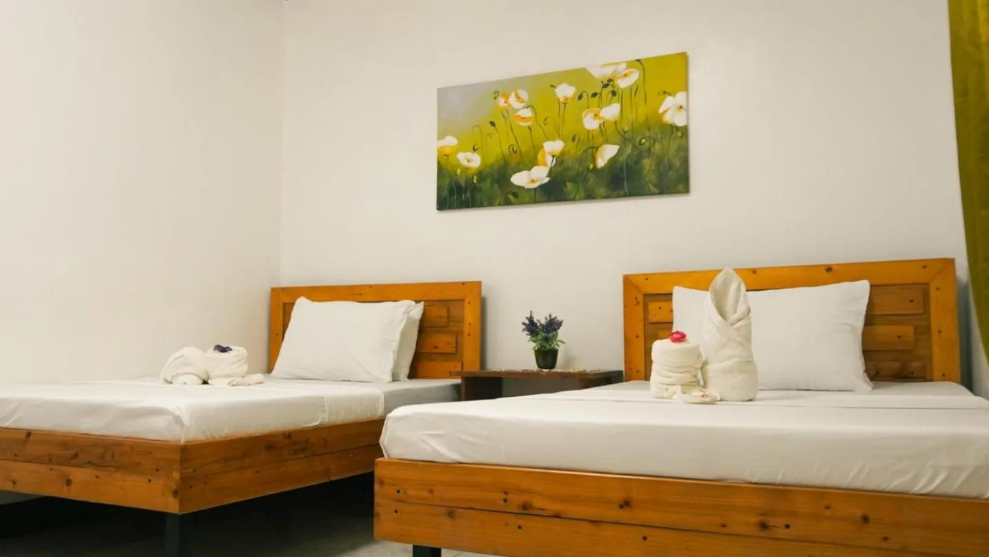 Bedroom, Bed in Macky's Hidden Inn