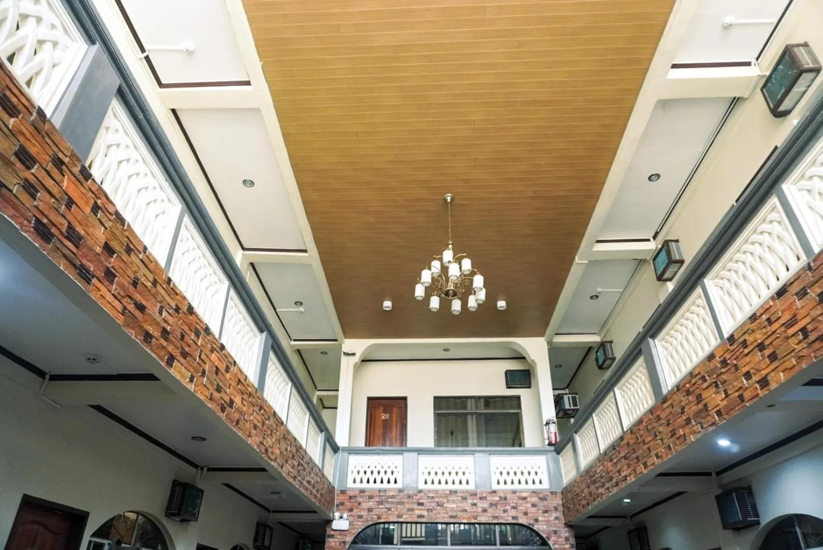 Property building in Macky's Hidden Inn