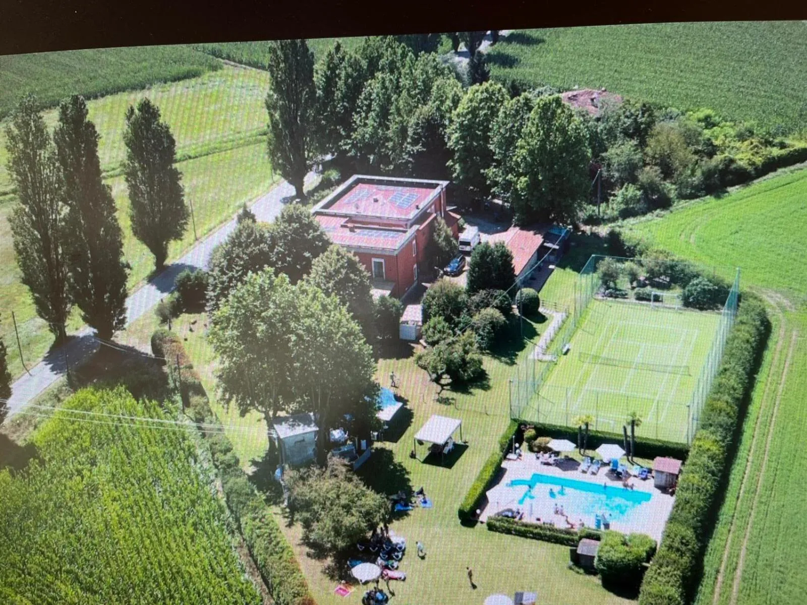 Property building in Hotel De La Ville