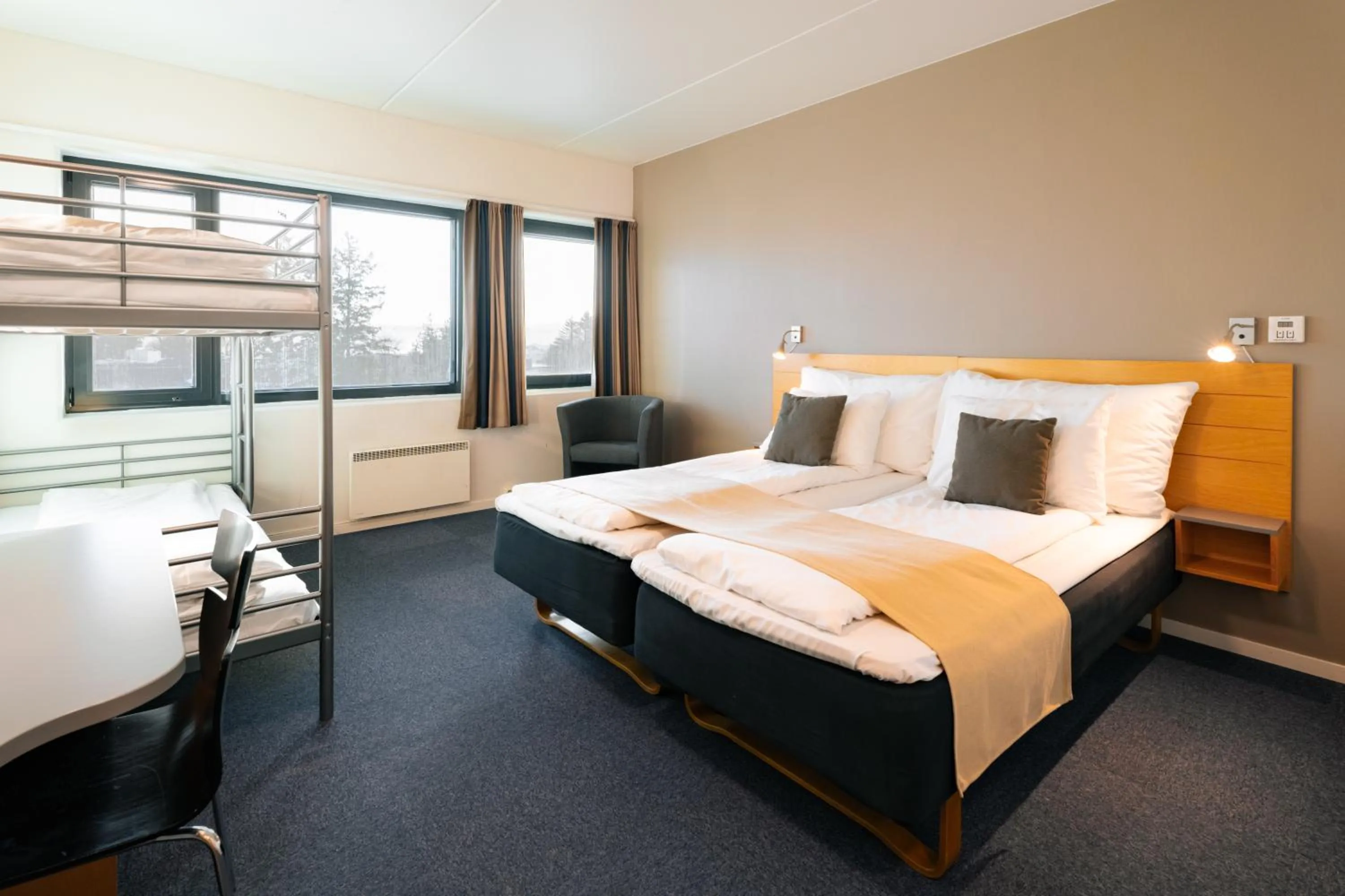 Photo of the whole room, Bed in St Svithun Hotel