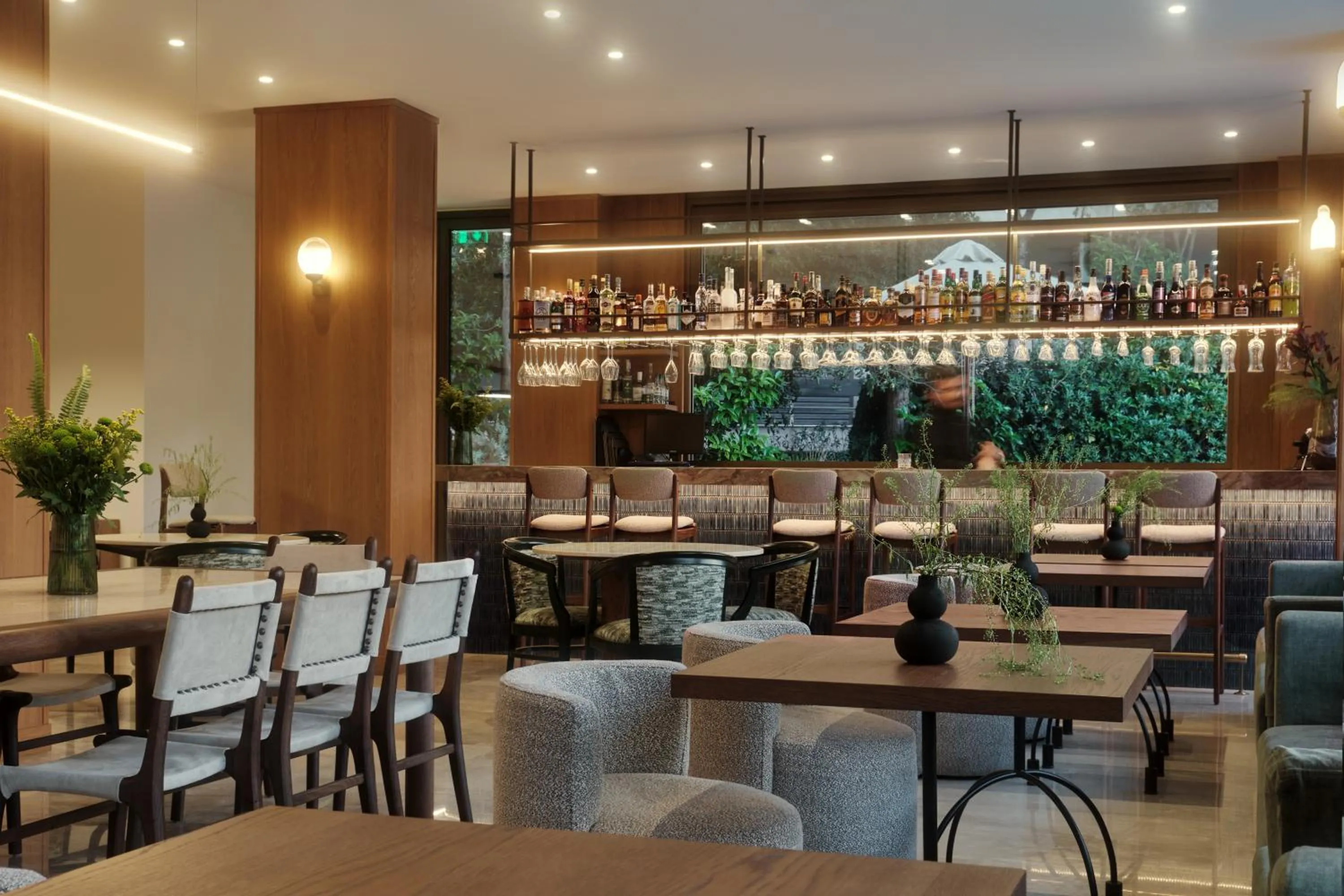 Restaurant/places to eat in Golden Sun Hotel