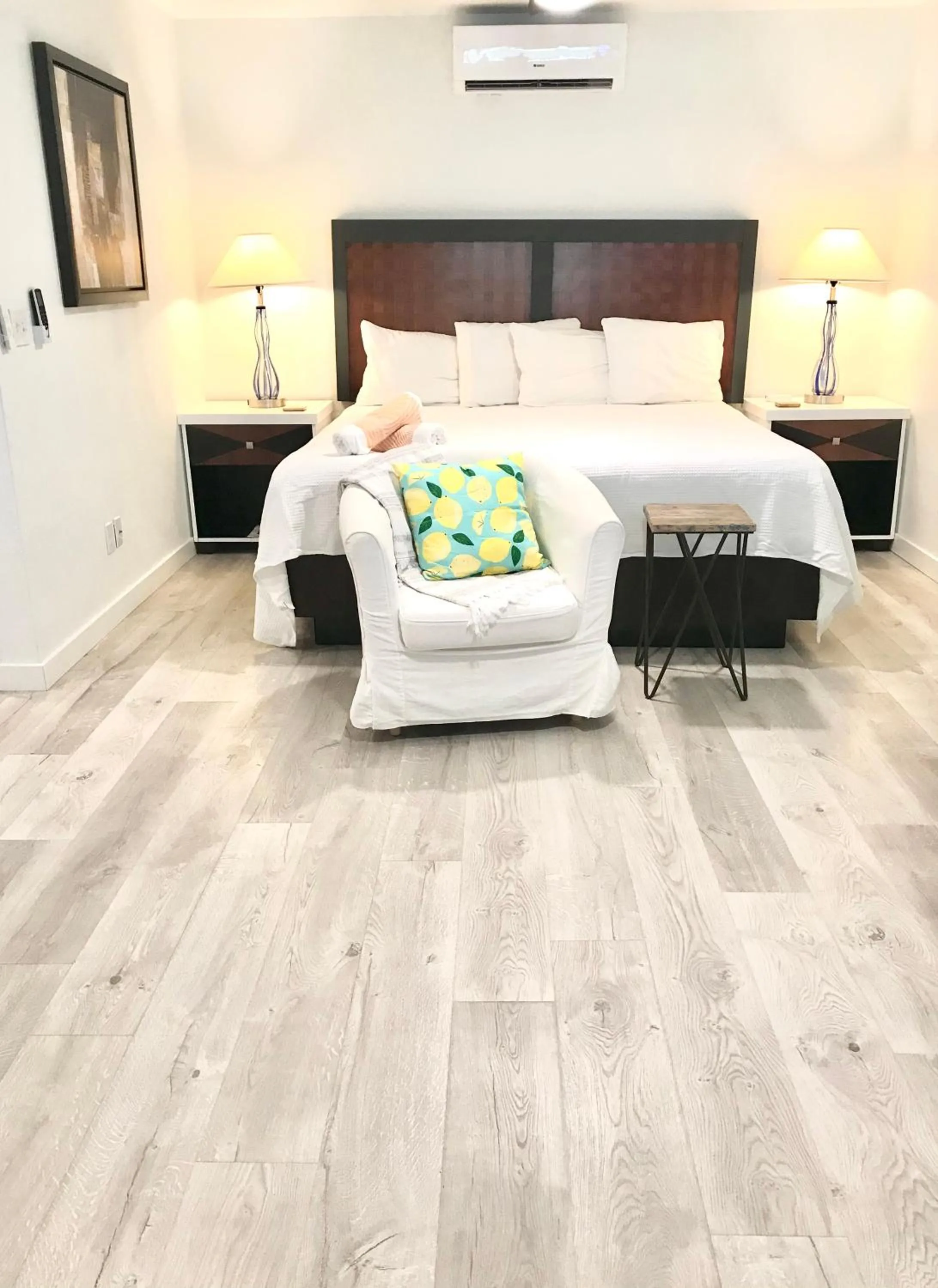 Bedroom, Bed in Organic Beach Retreat