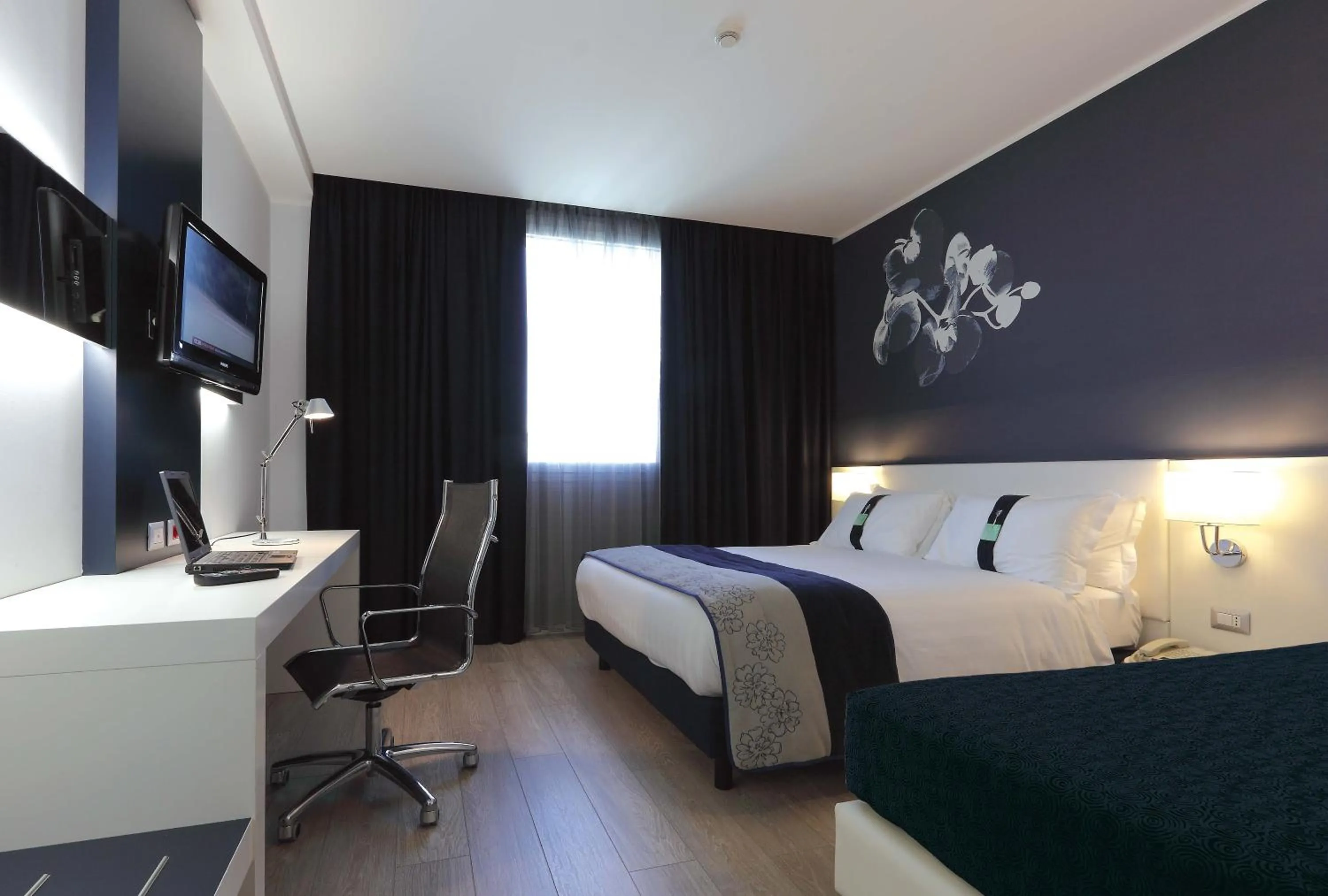 Bedroom, Bed in Holiday Inn Milan Nord Zara by IHG
