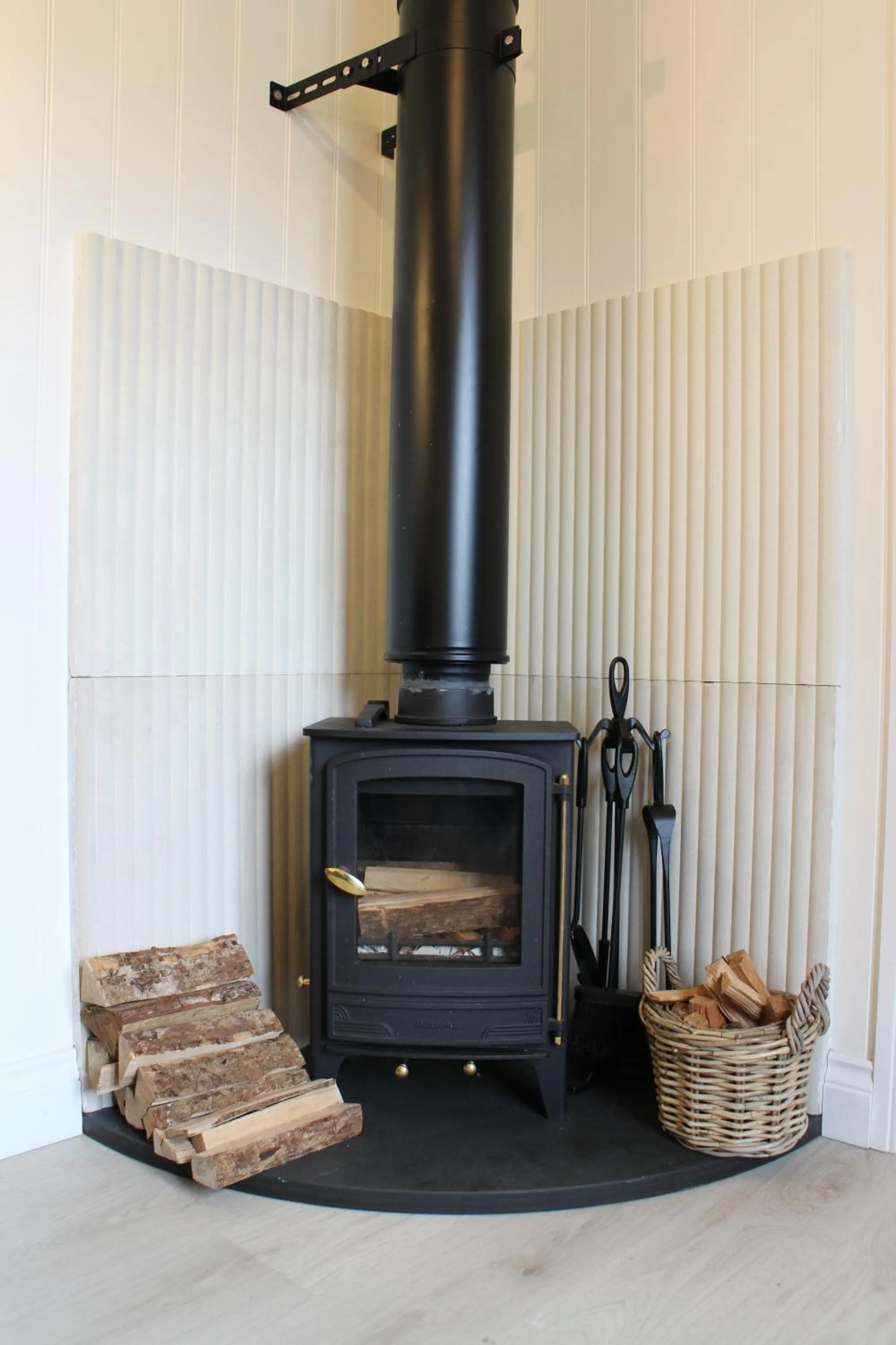 flat iron in The Apple Inn