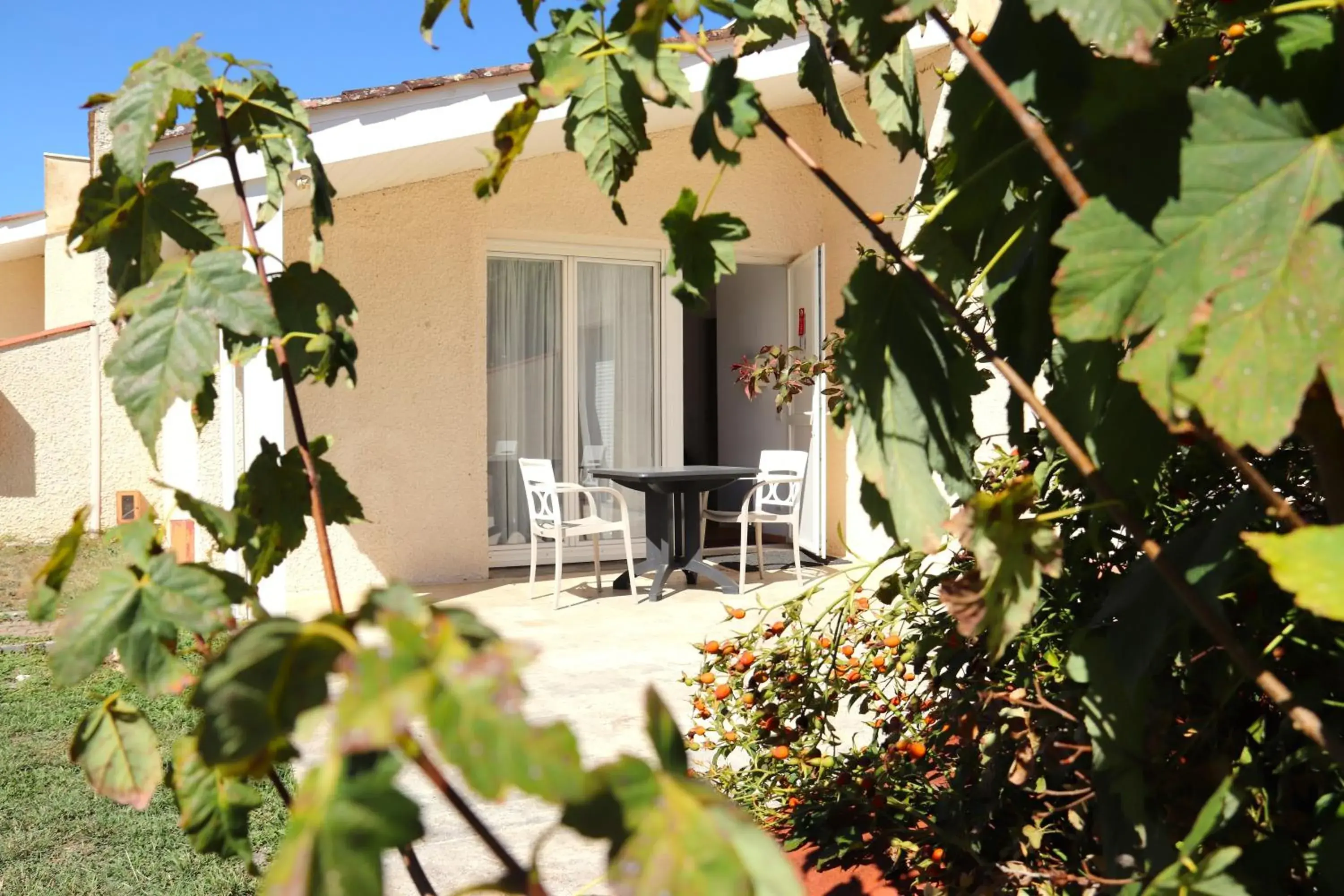 Small Double Room in Hotel Restaurant La Dame du Lac Small Double Room in Hotel Restaurant La Dame du Lac