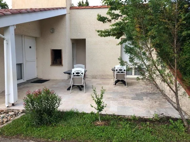 Garden in Hotel Restaurant La Dame du Lac