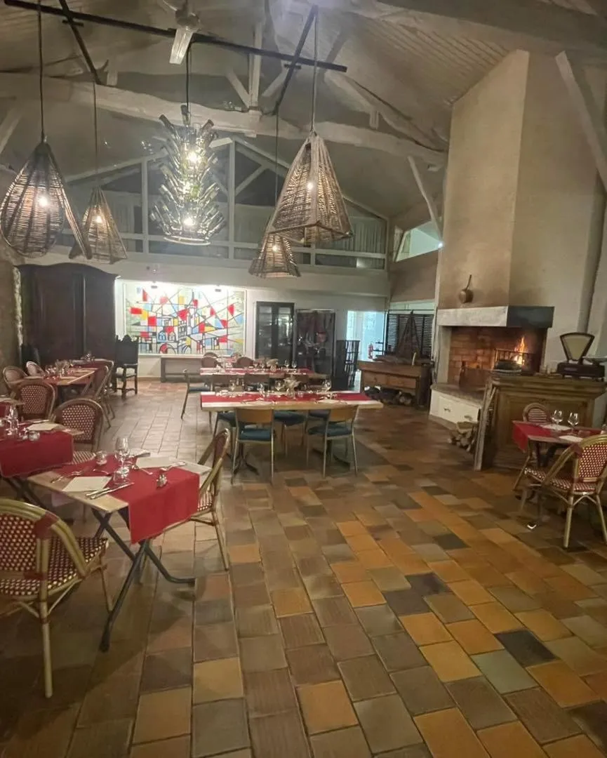 Restaurant/places to eat in Hotel Restaurant La Dame du Lac