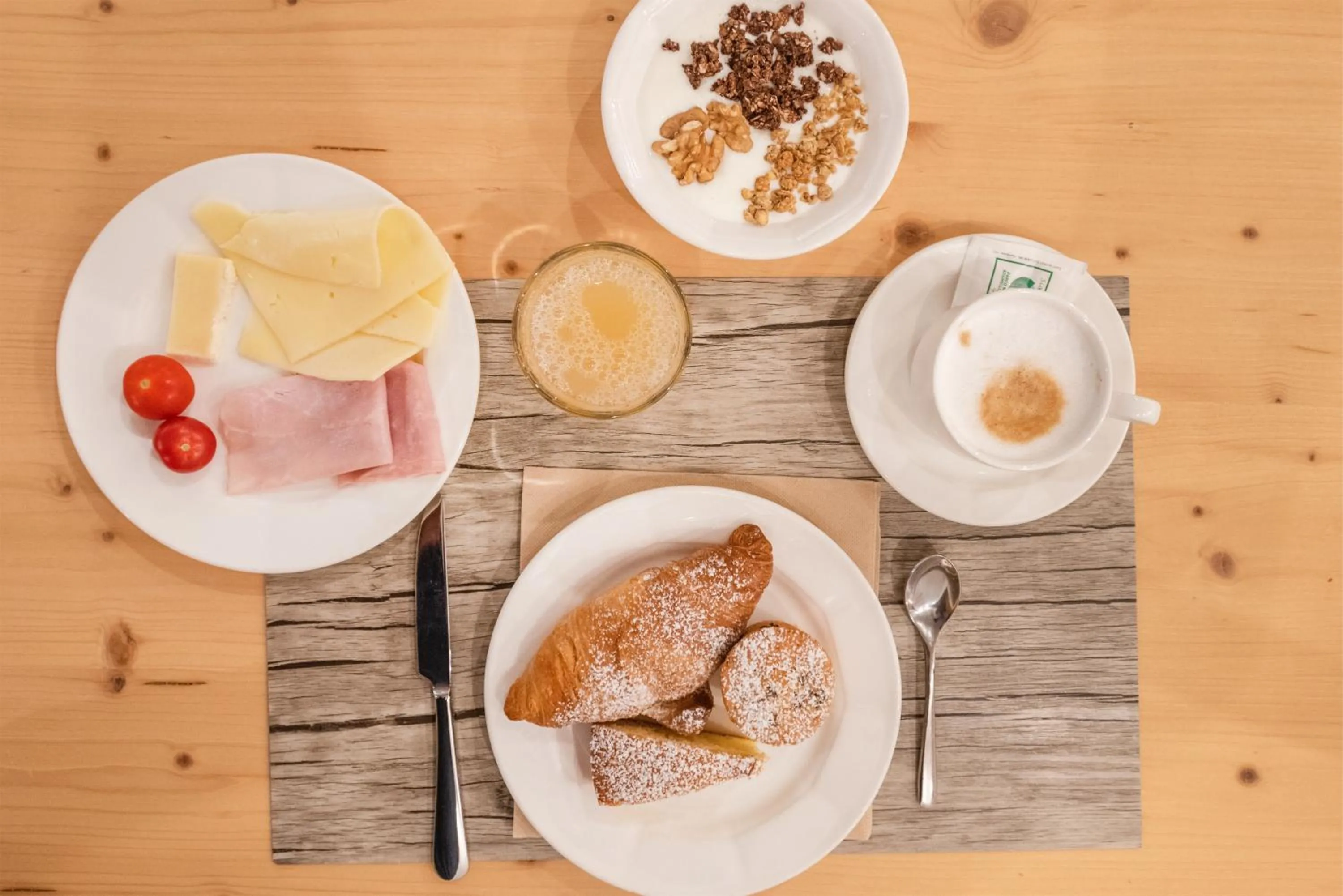Breakfast in Hotel Alpina