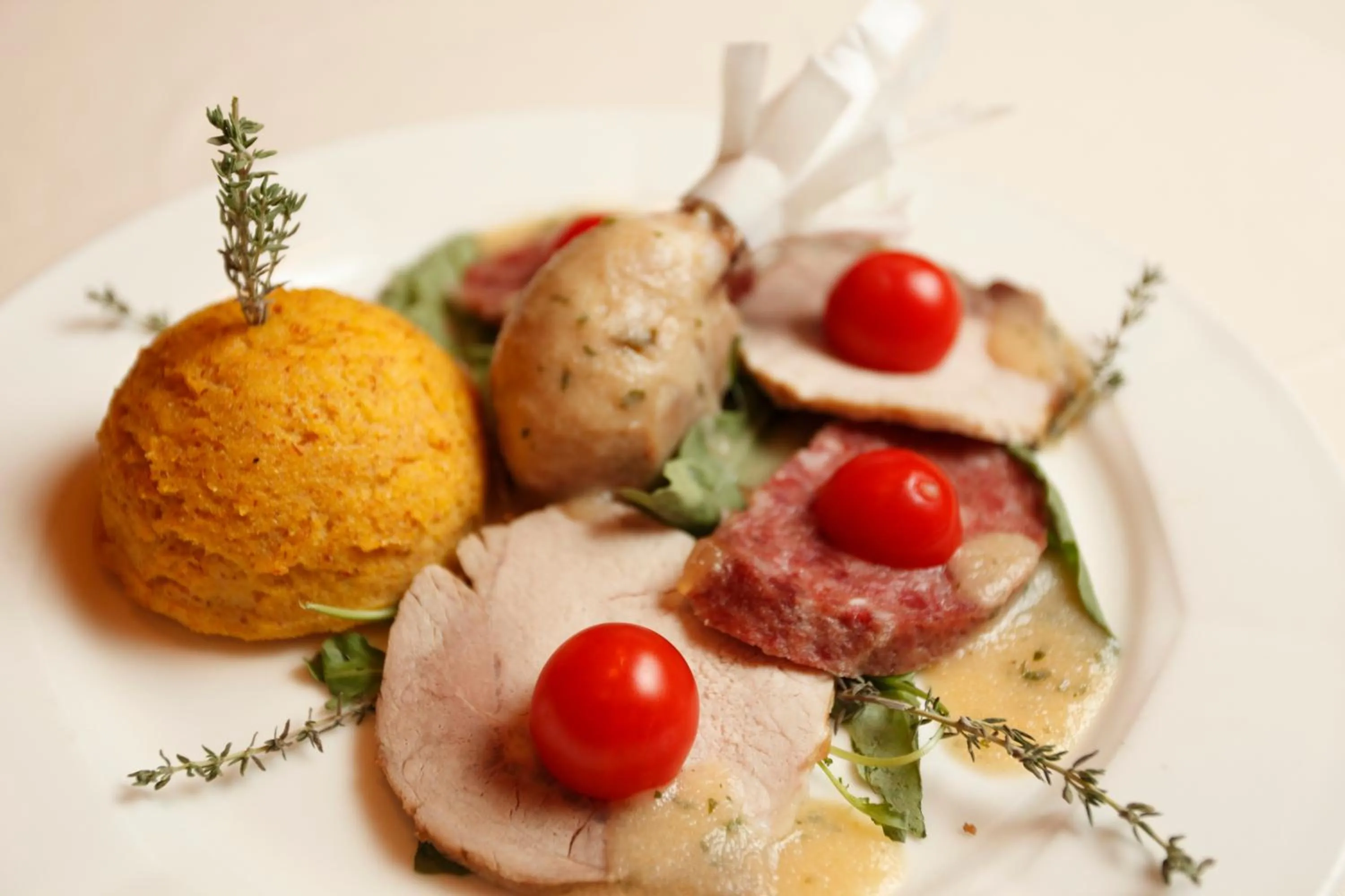 Restaurant/places to eat in Hotel Alpina