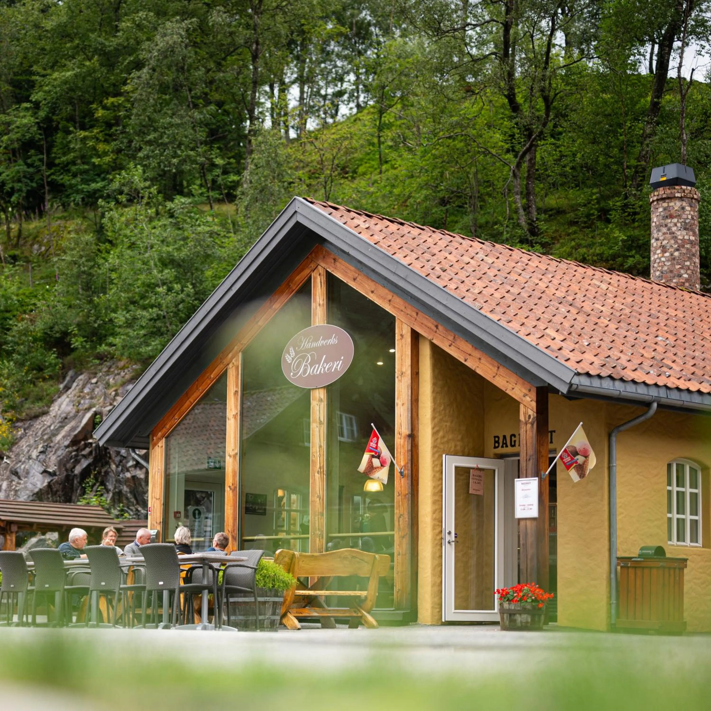 Property building in Byrkjedalstunet Hotell