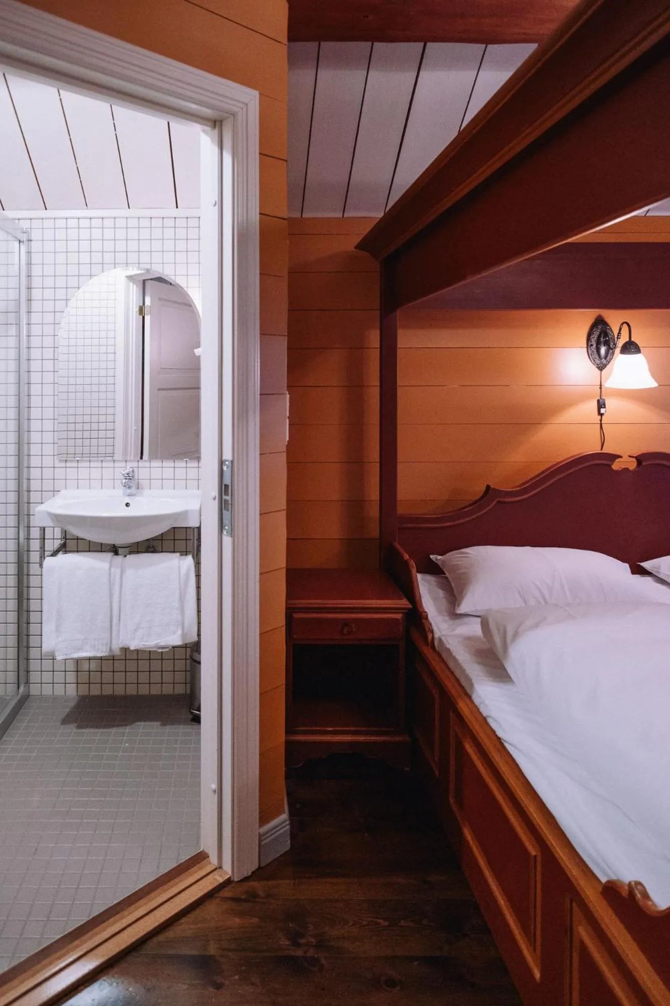 Bed in Byrkjedalstunet Hotell