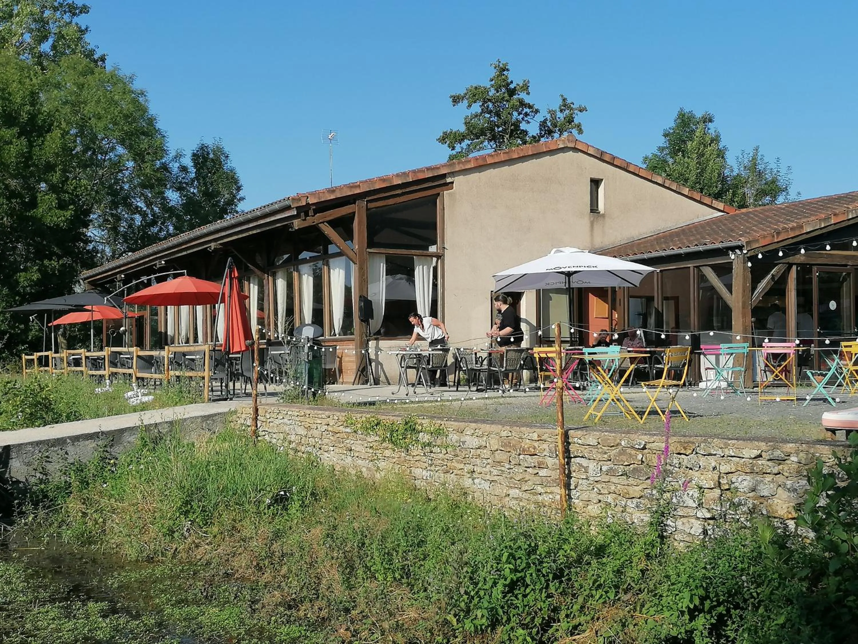 Restaurant/places to eat in Terres de France - Moncontour Active Park
