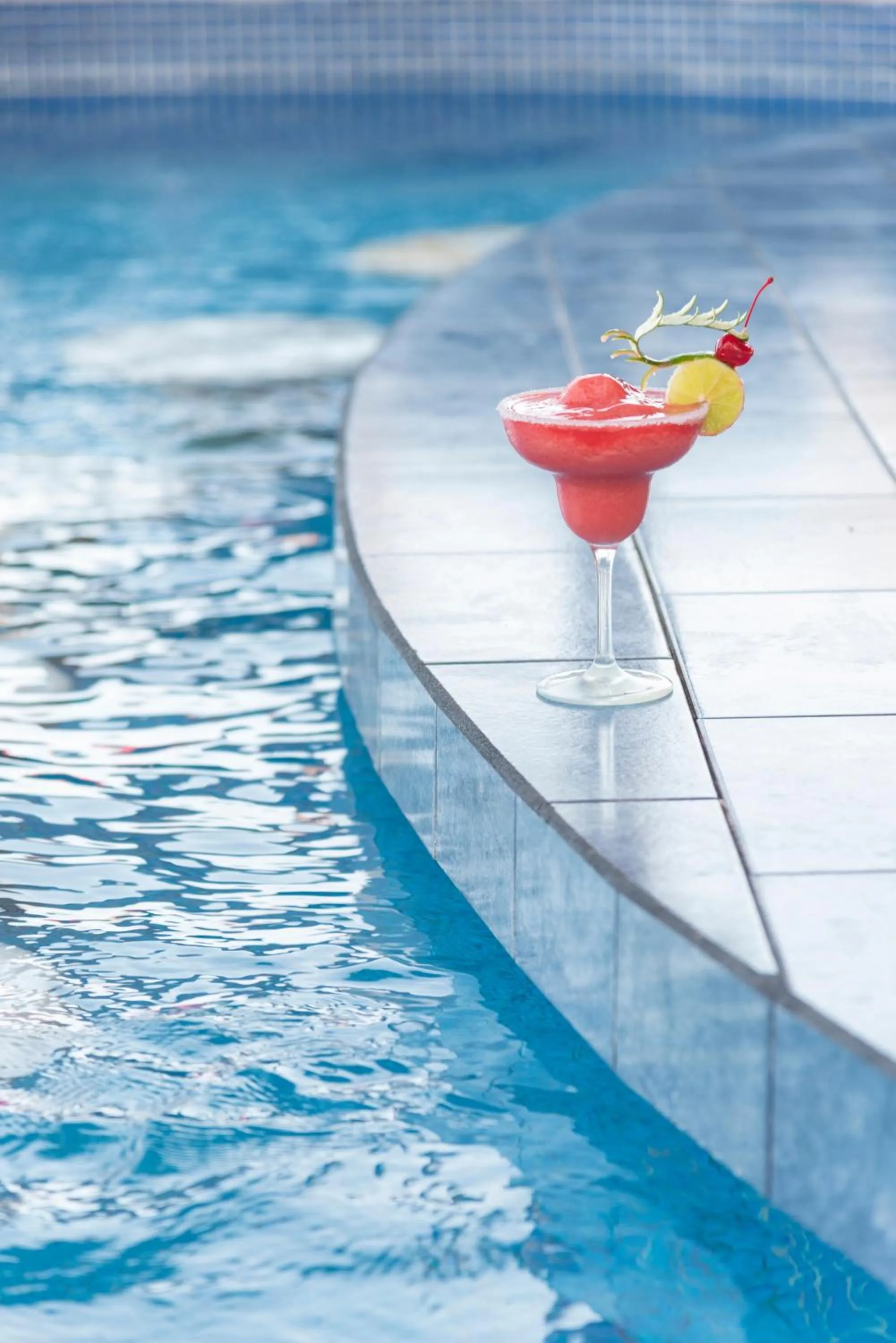 Drinks in Hotel Cayman Suites