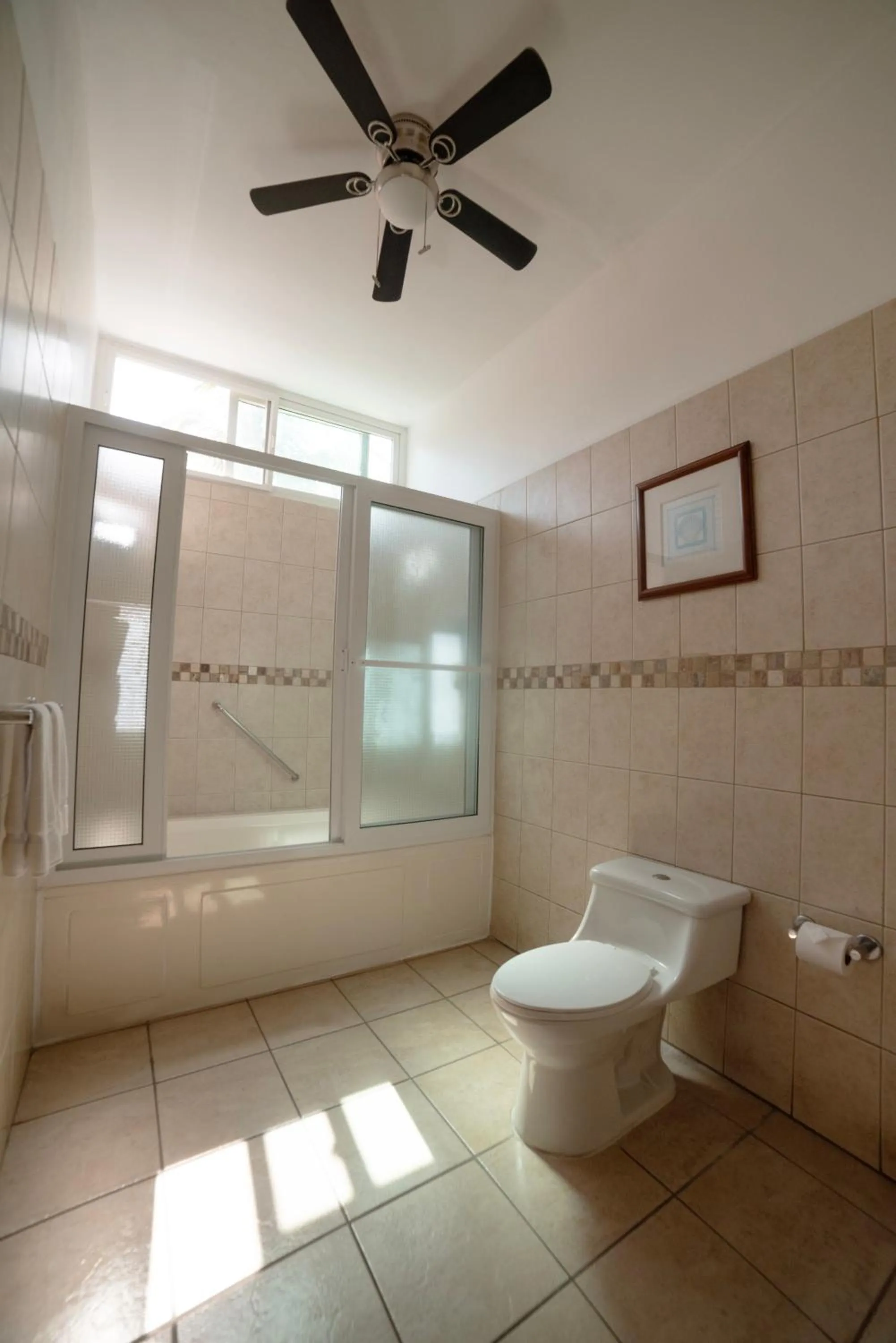 Bathroom in Hotel Cayman Suites