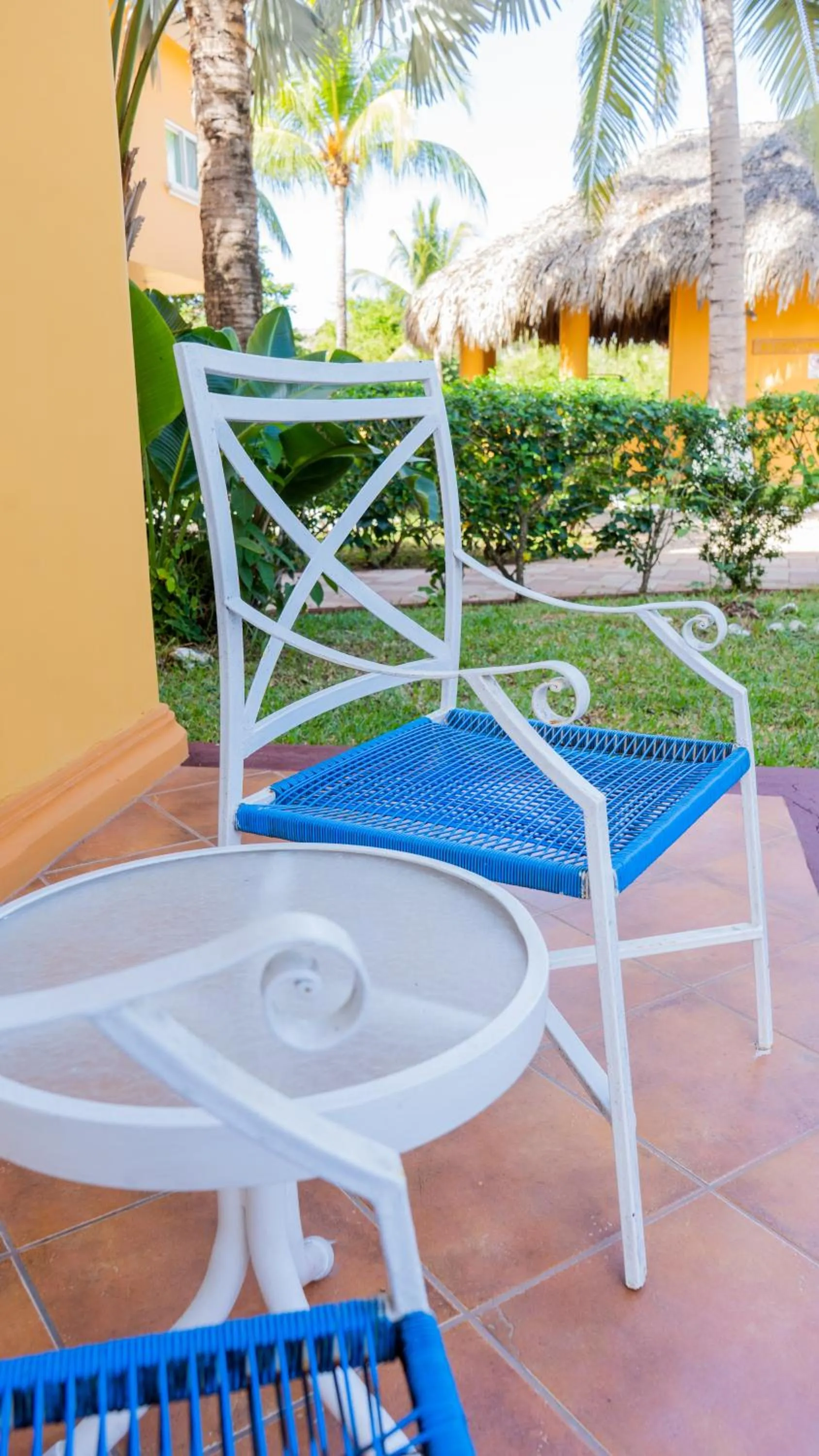 Patio in Hotel Cayman Suites
