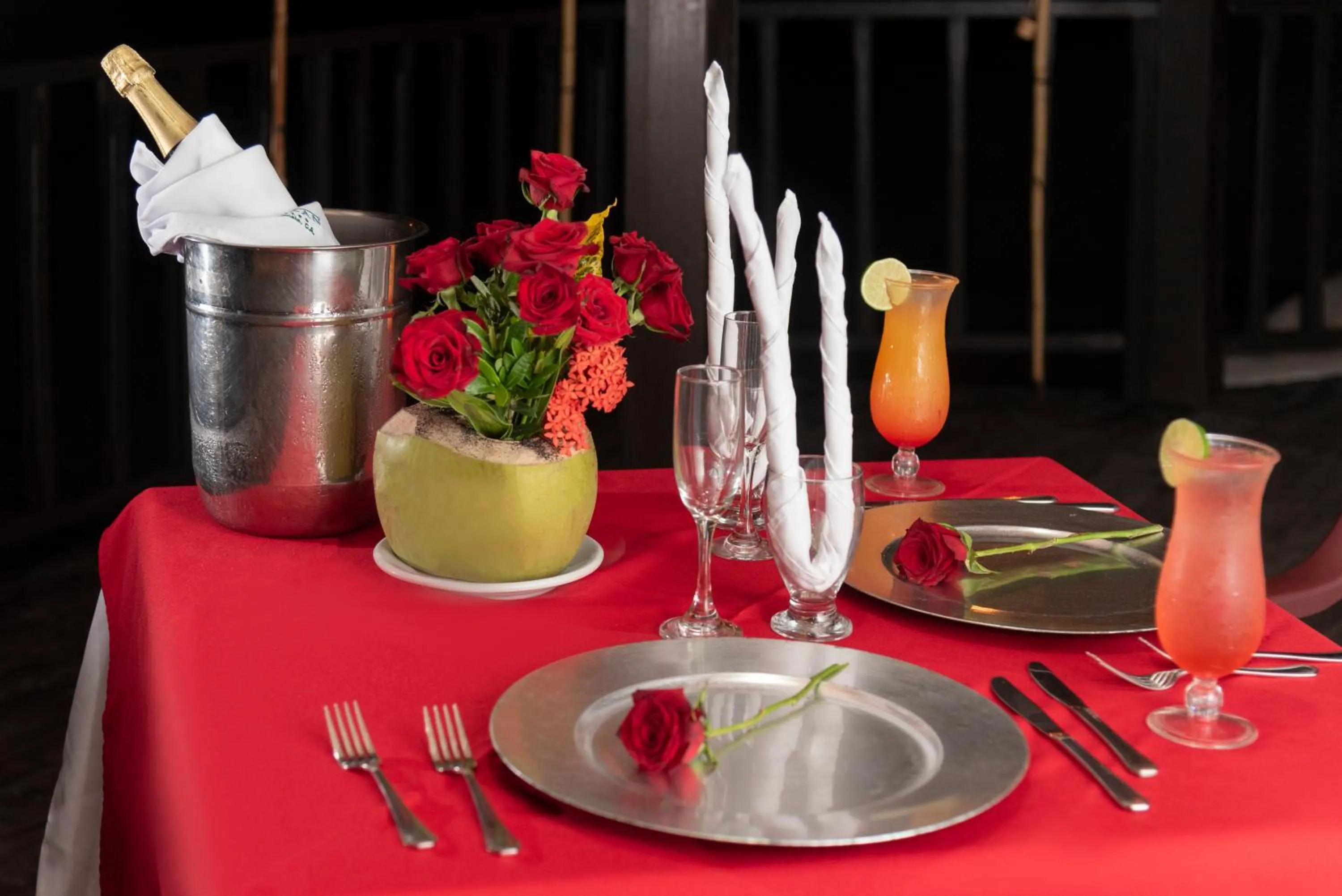 Food and drinks in Hotel Cayman Suites