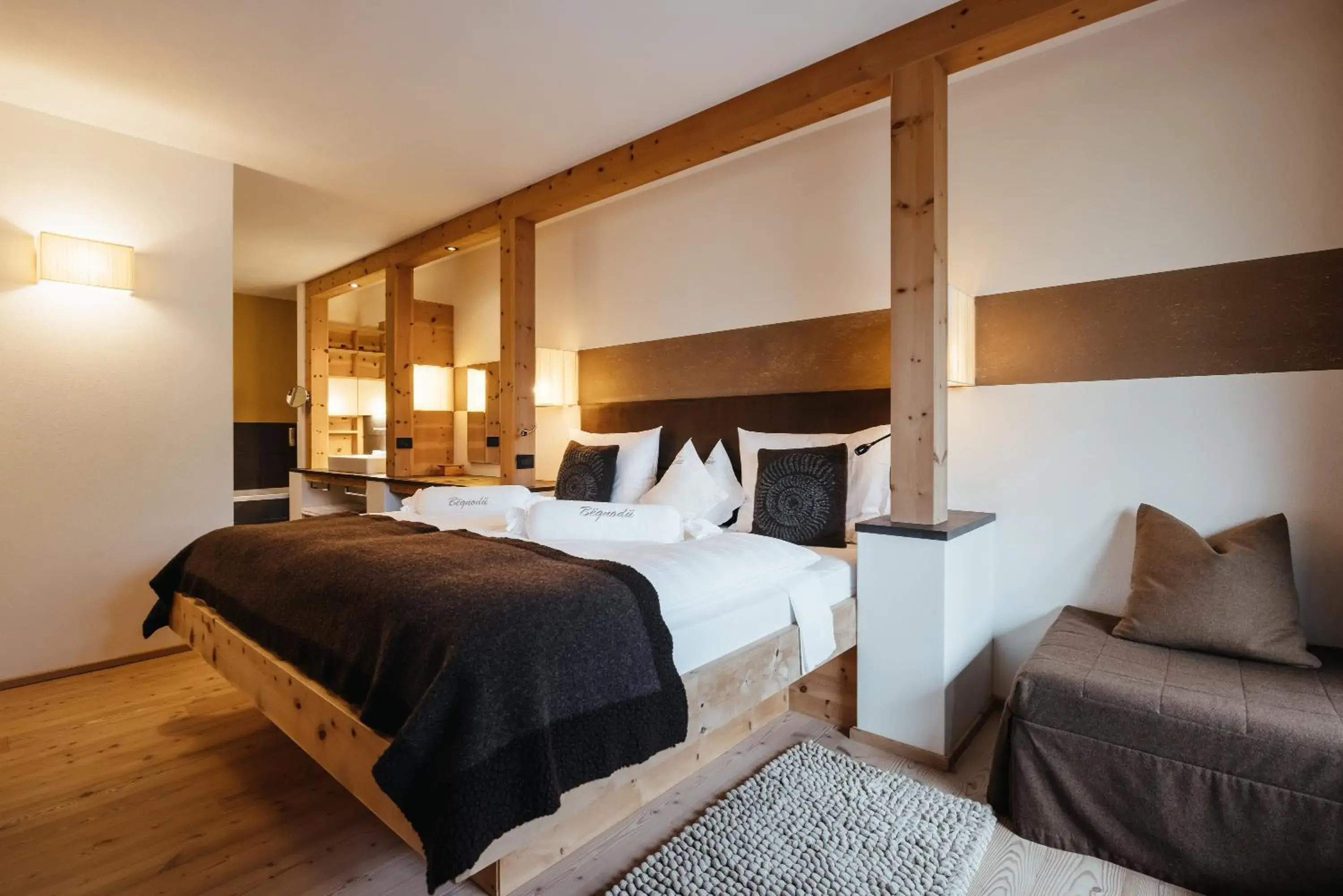 Deluxe Double Room in Lagació Hotel Mountain Residence Deluxe Double Room in Lagació Hotel Mountain Residence