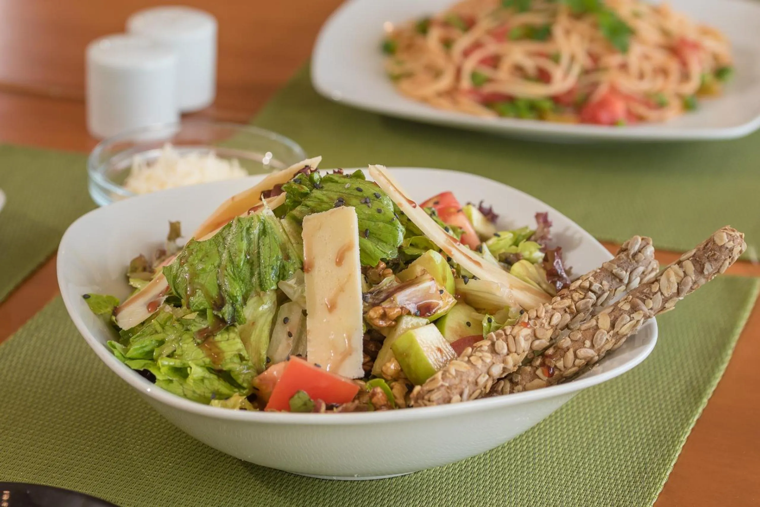 Food and drinks in Lesvion Hotel