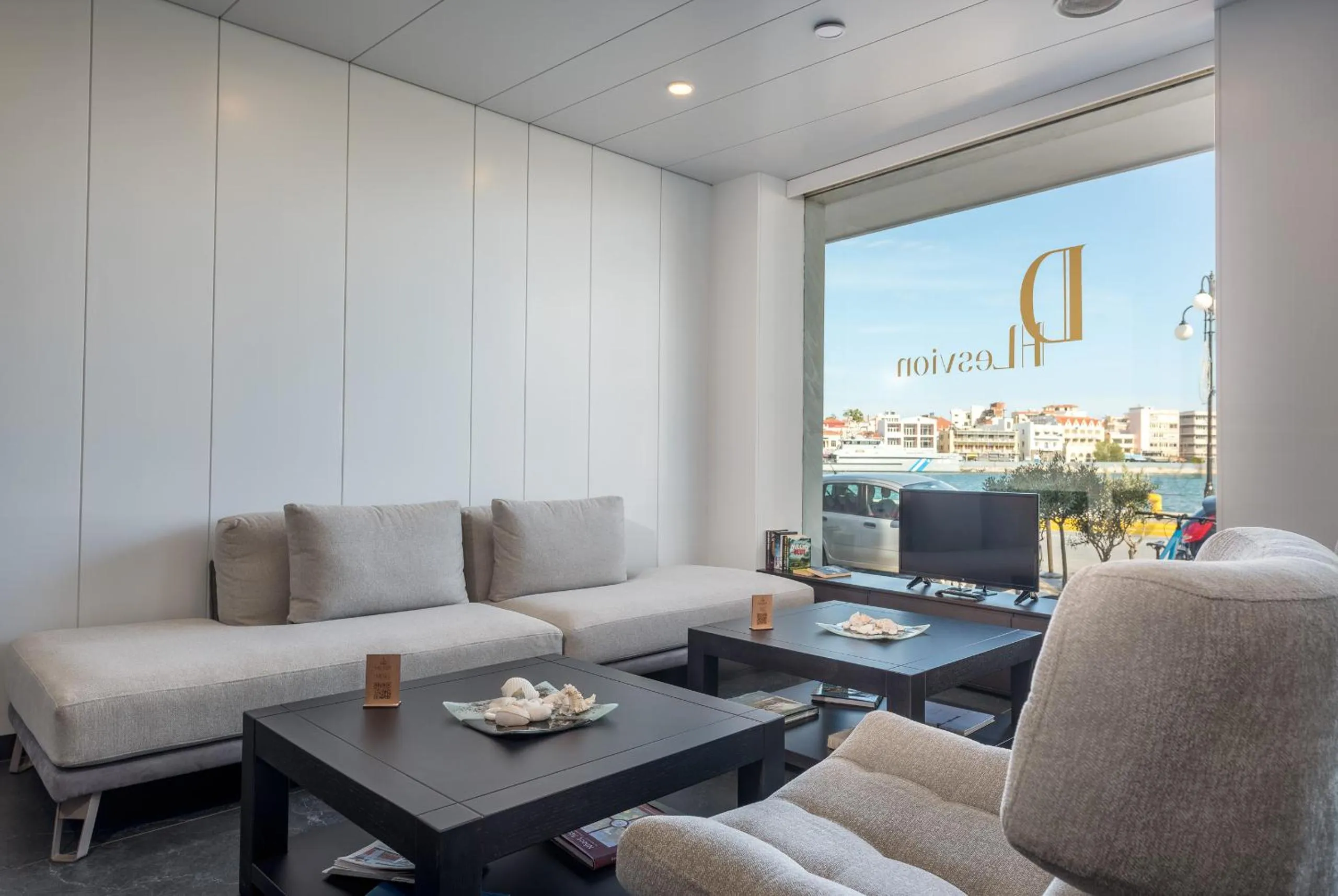 Living room in Lesvion Hotel