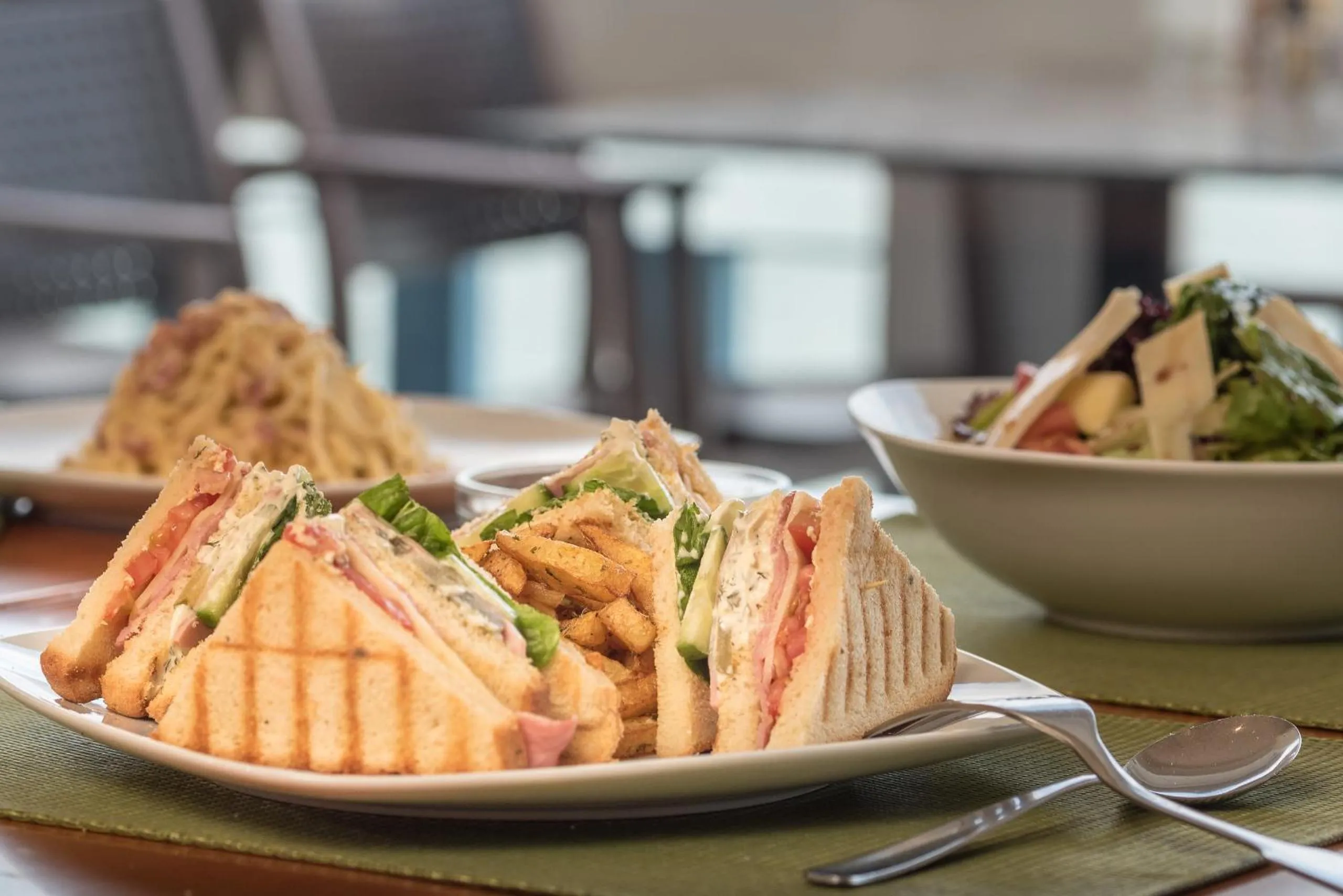 Food and drinks in Lesvion Hotel