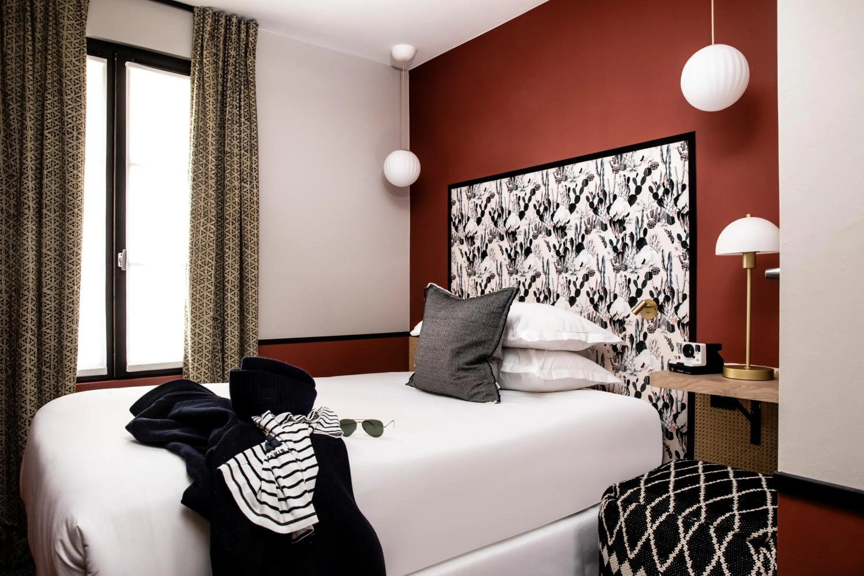 Bed in Hôtel Paris La Fayette