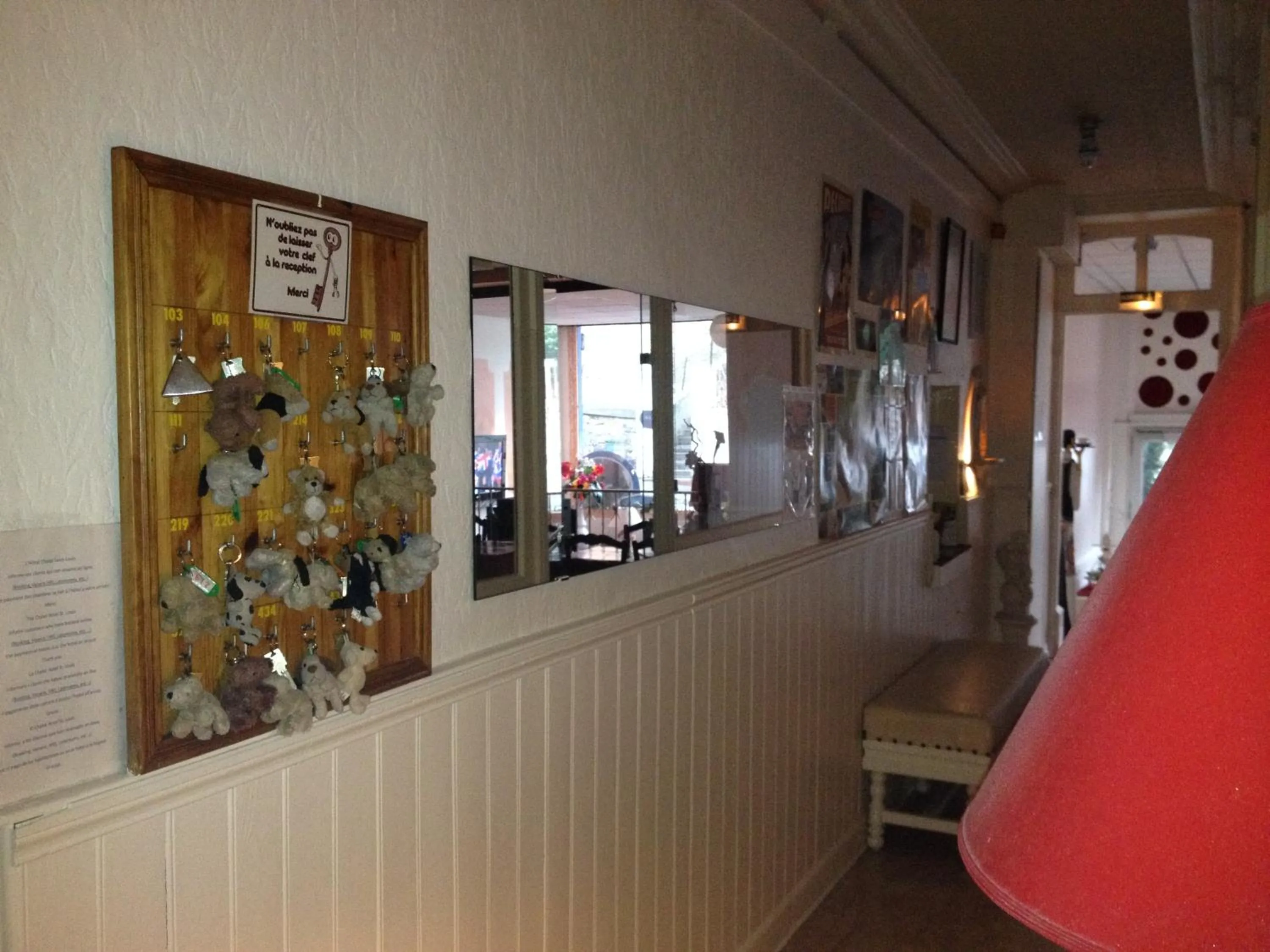 Decorative detail in Chalet Saint Louis